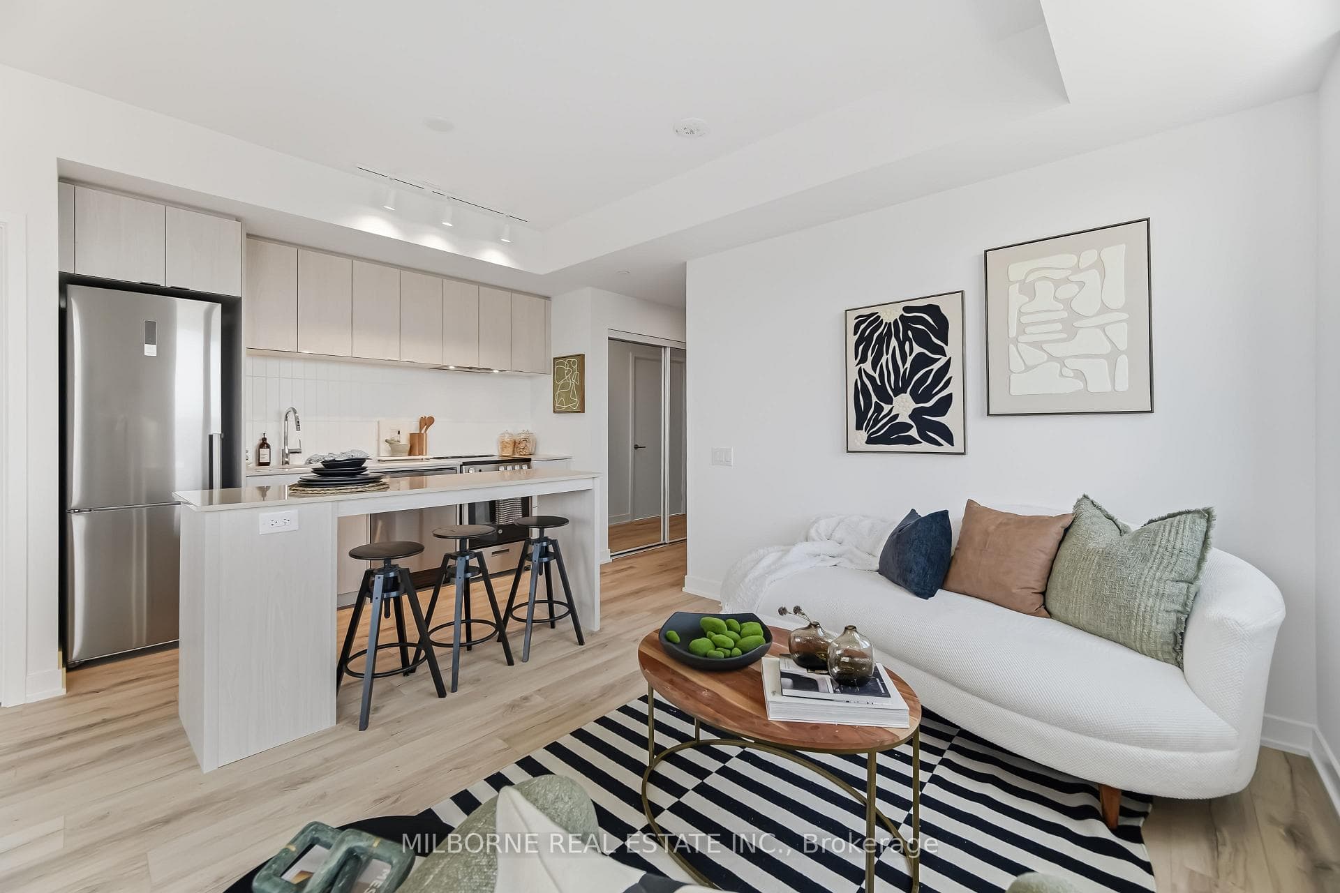 1660 Bloor Street Unit 811, Bloor West Village / Swansea, ON M6P 1A8 - Photo 1