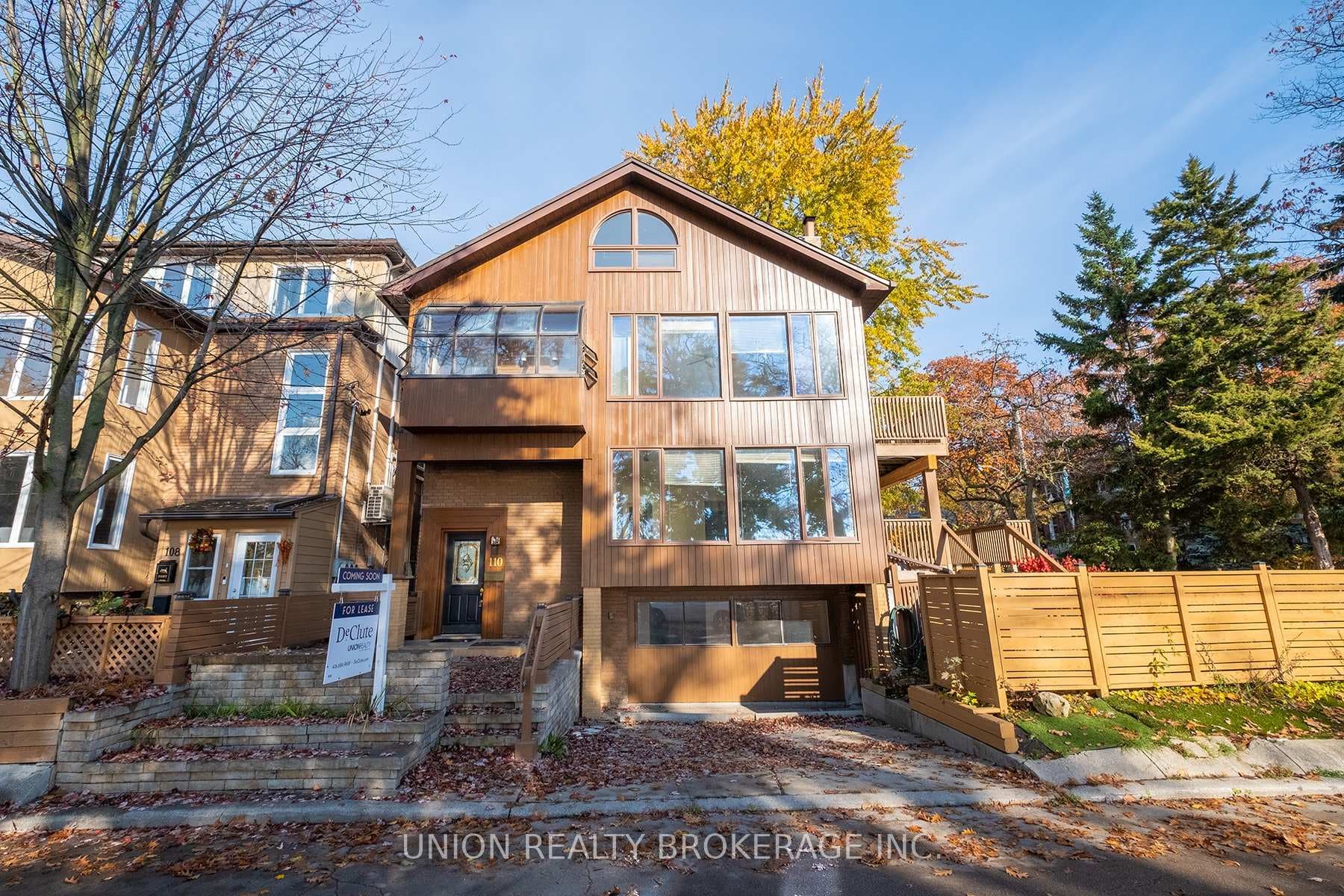 110 Hubbard Boulevard Unit 2nd, The Beaches / Upper Beaches, ON M4E 1A6 - Photo 1