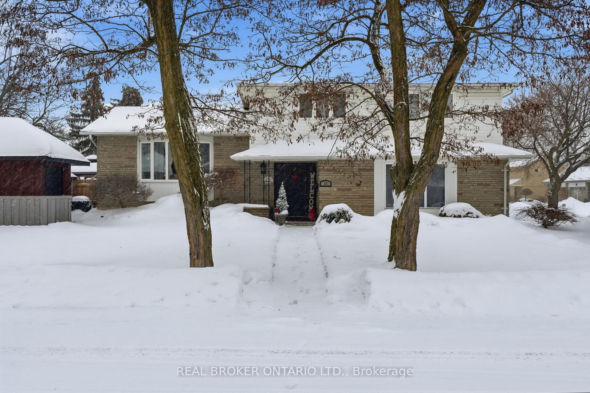 Welcome to 13 Pine Tree Cres