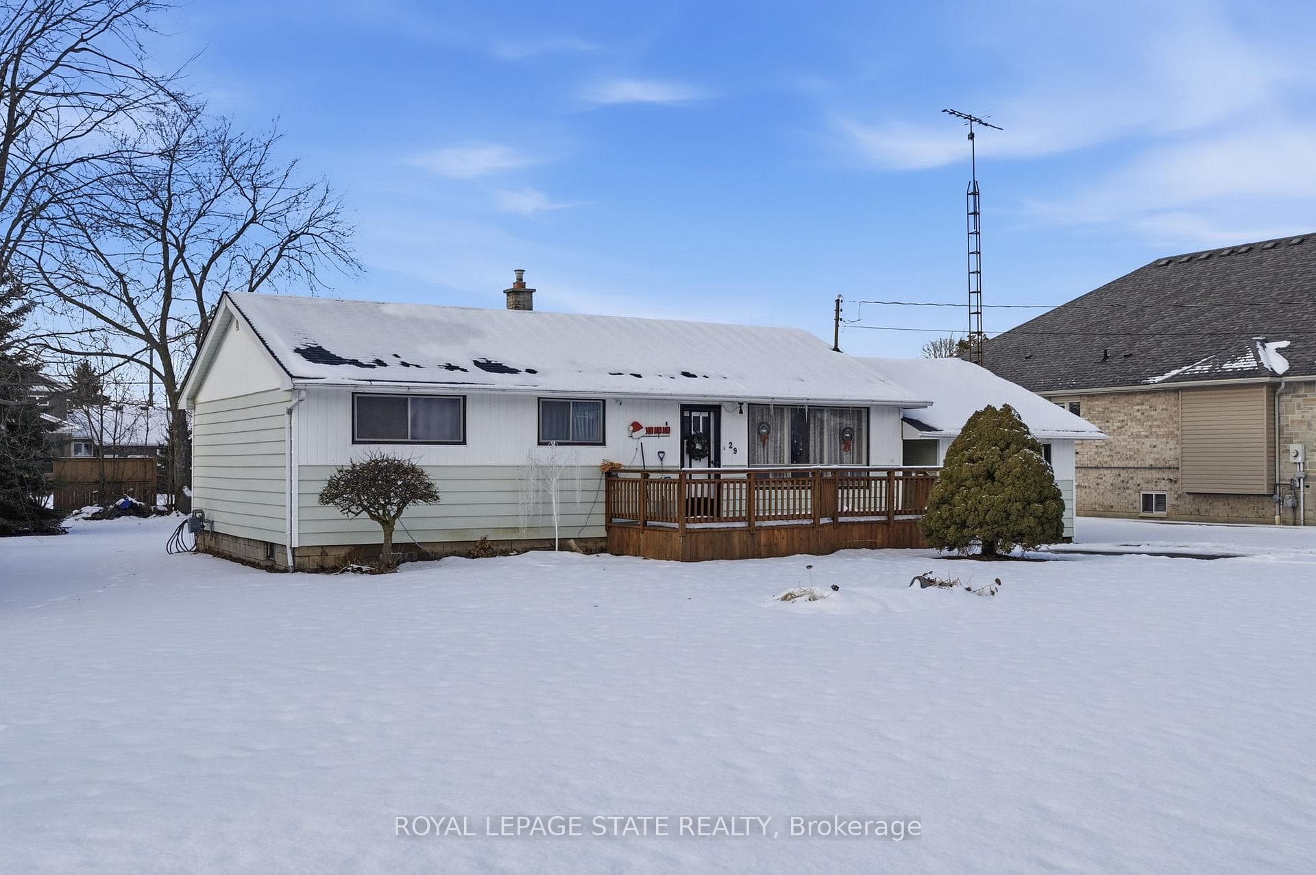 29 Leckie Avenue, Hamilton, ON L8J 2S7 - Photo 1