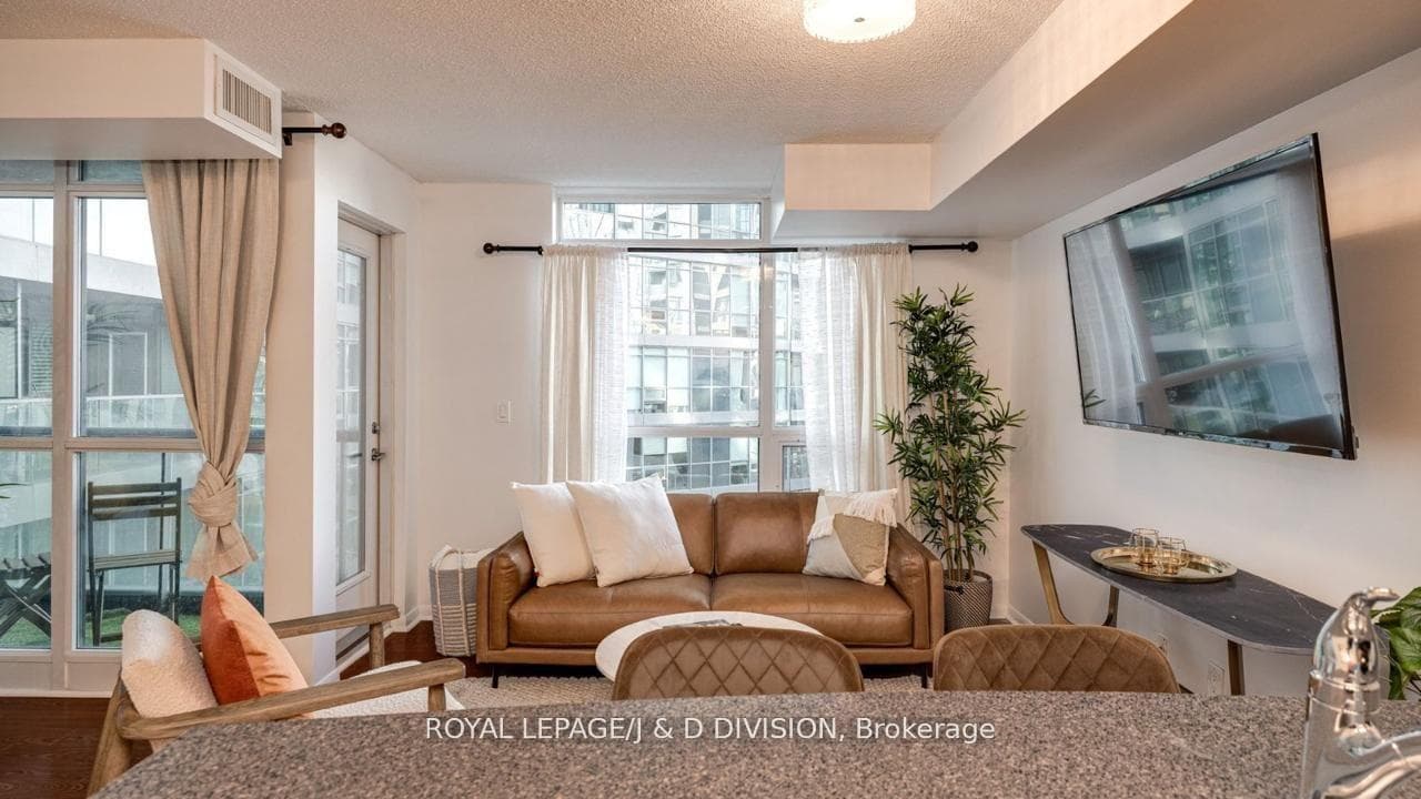 219 Fort York Boulevard Unit 615, Downtown Toronto / Waterfront, ON M5V 1B1 - Photo 1