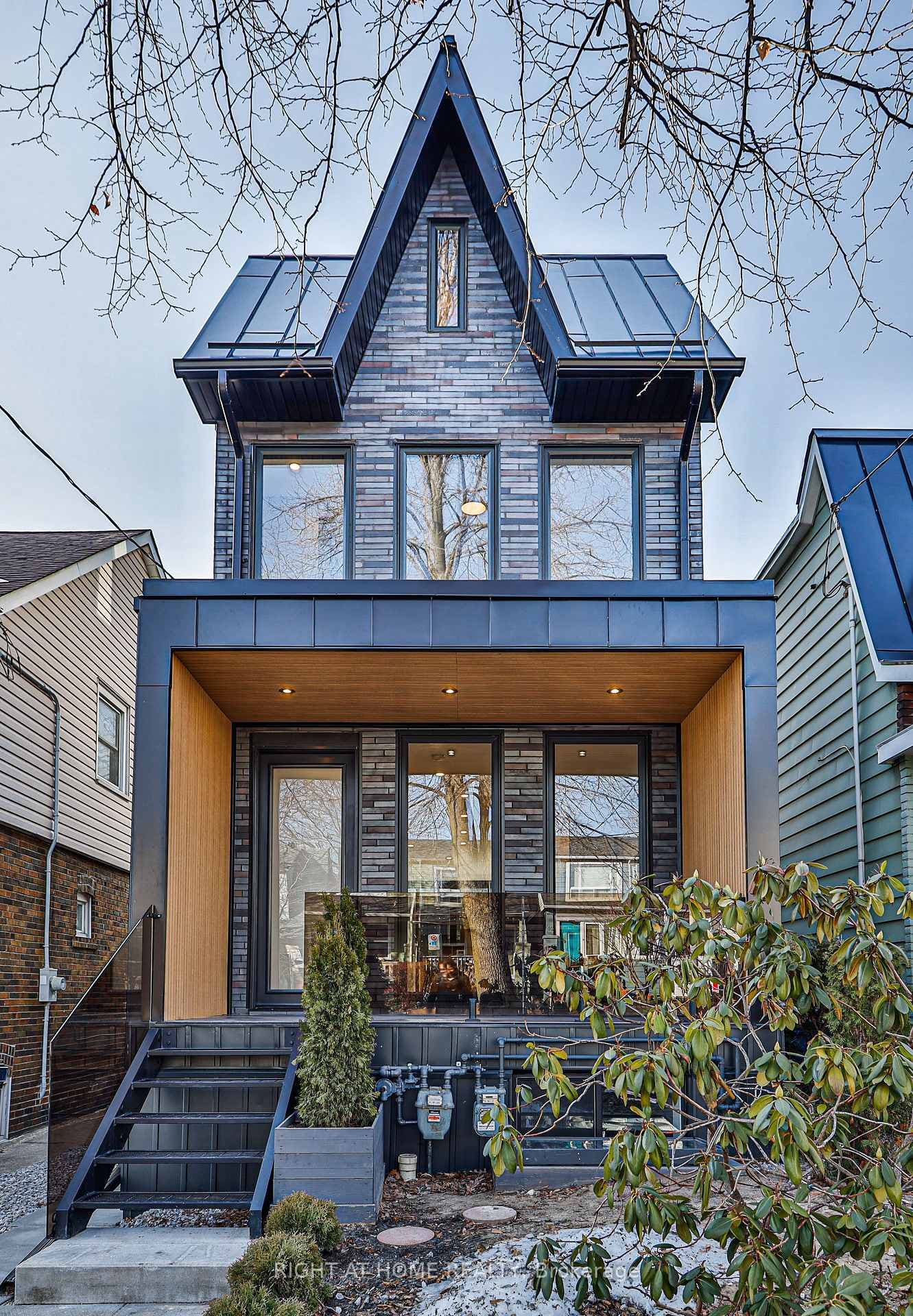 11 Merrill Avenue Unit MAIN AND LANEWAY, The Beaches / Upper Beaches, ON M4C 1C4 - Photo 1