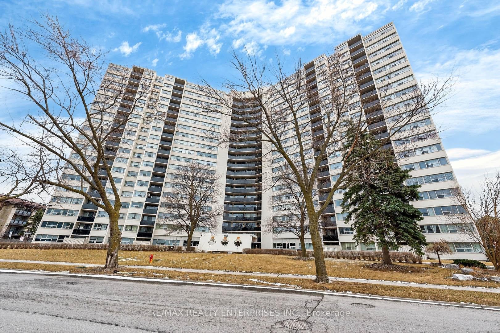 530 Lolita Gardens Unit 602, Mississauga, ON L5A 3T2 - Photo 1