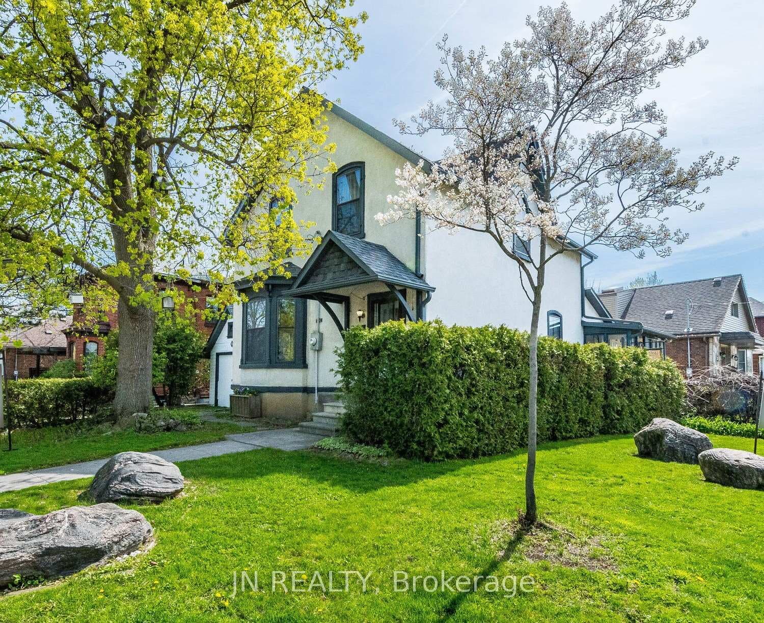 77 Nelson Street, Brampton