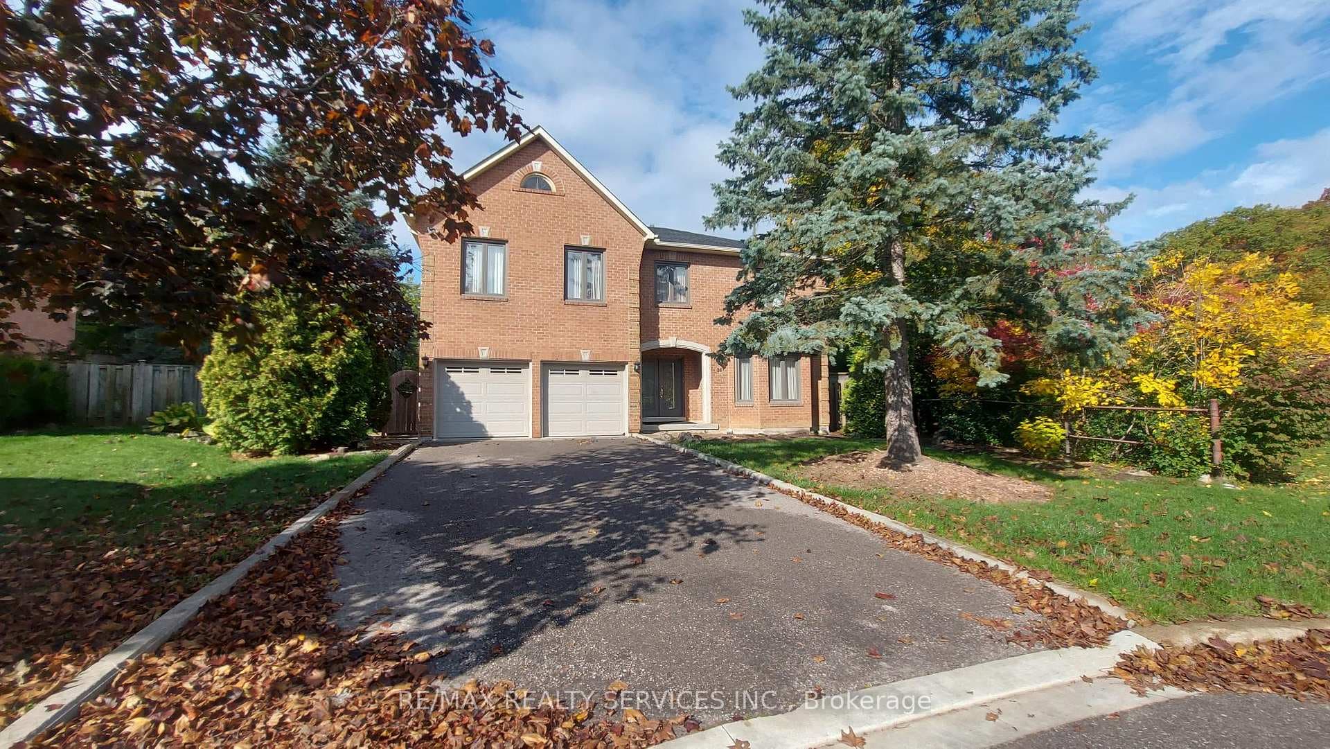 26 Hacienda Court, Brampton, ON L6Z 3J1 - Photo 1