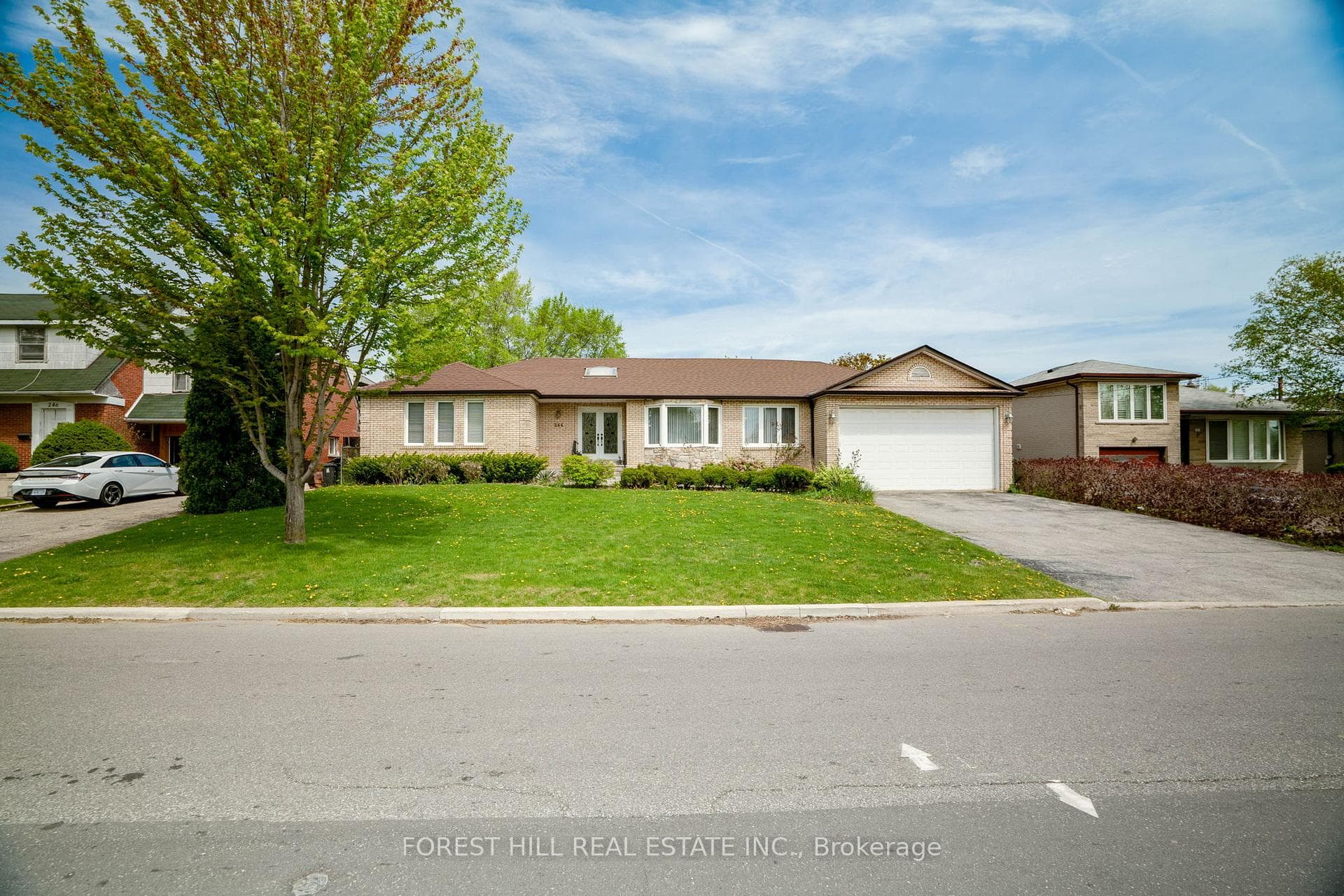 244 Waterloo Avenue, North York (Bathurst Manor / Clanton Park), ON M3H 3Z4 - Photo 1