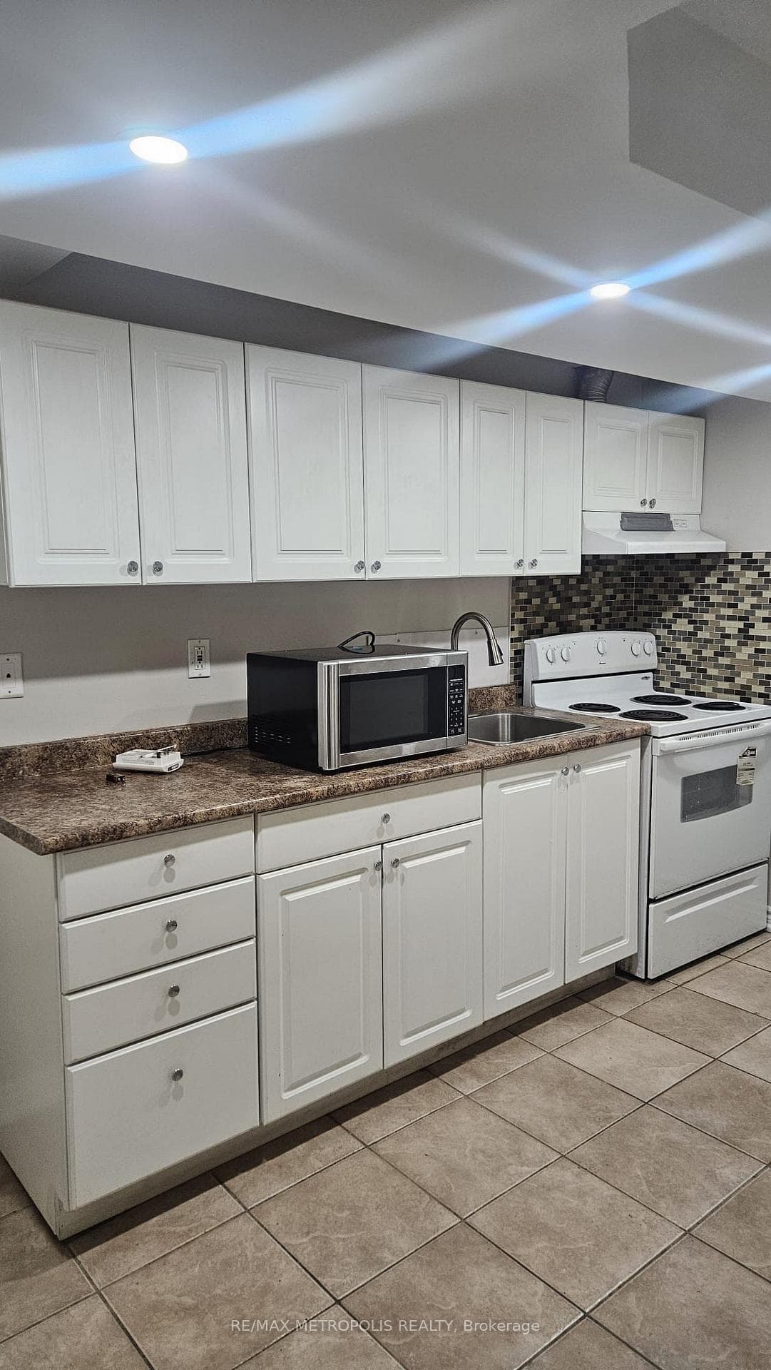 54 Amethyst Circle Unit Basement, Brampton, ON L6P 0Z3 - Photo 1