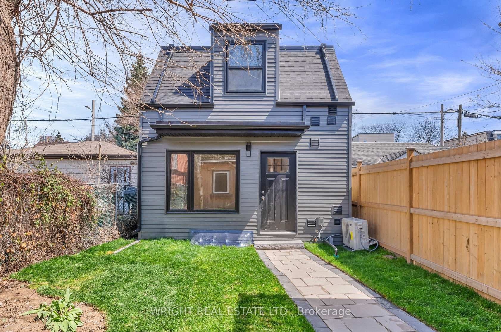 170 Croft Street, Toronto C01