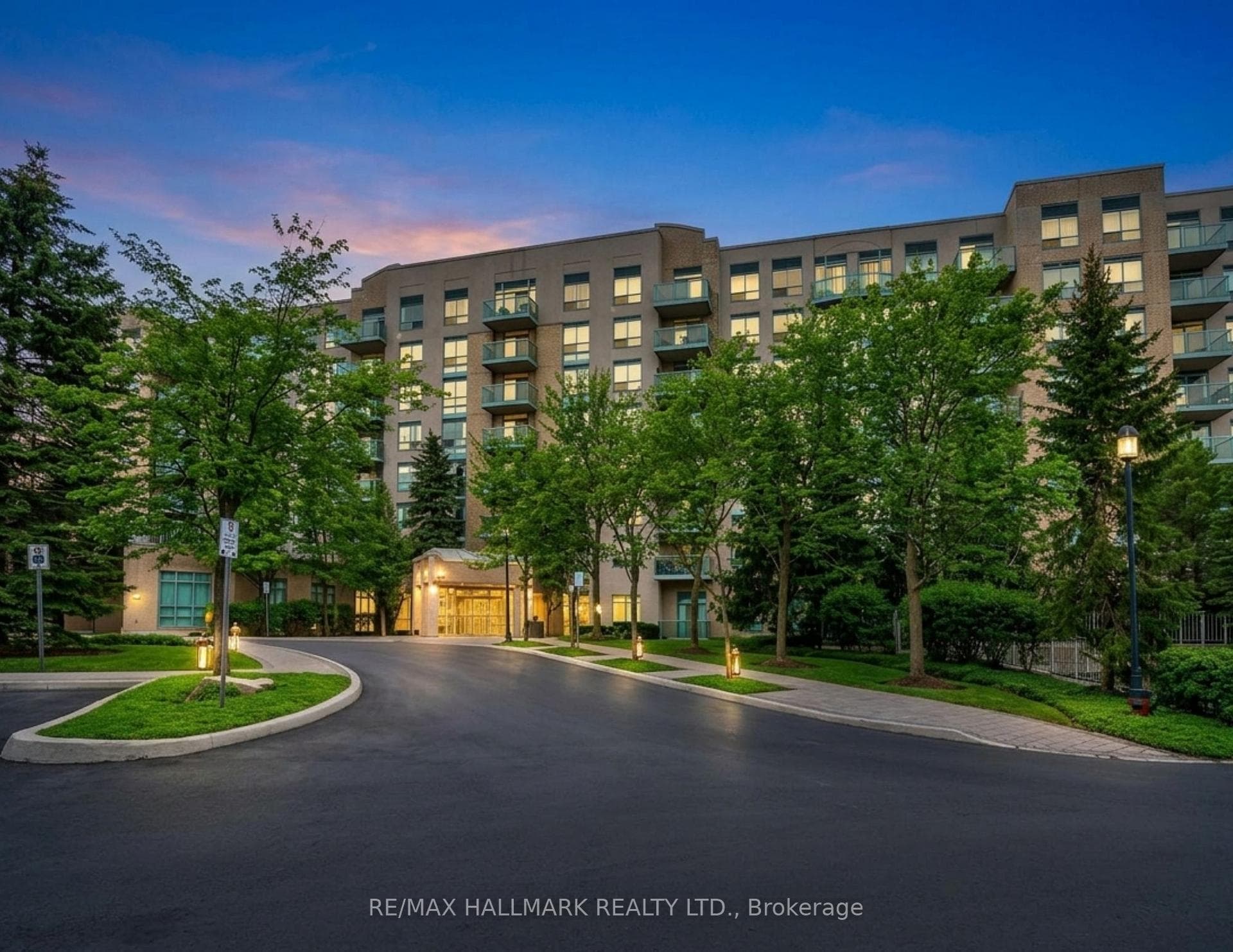 3 Ellesmere Street Unit 106, Richmond Hill, ON L4B 4N2 - Photo 1