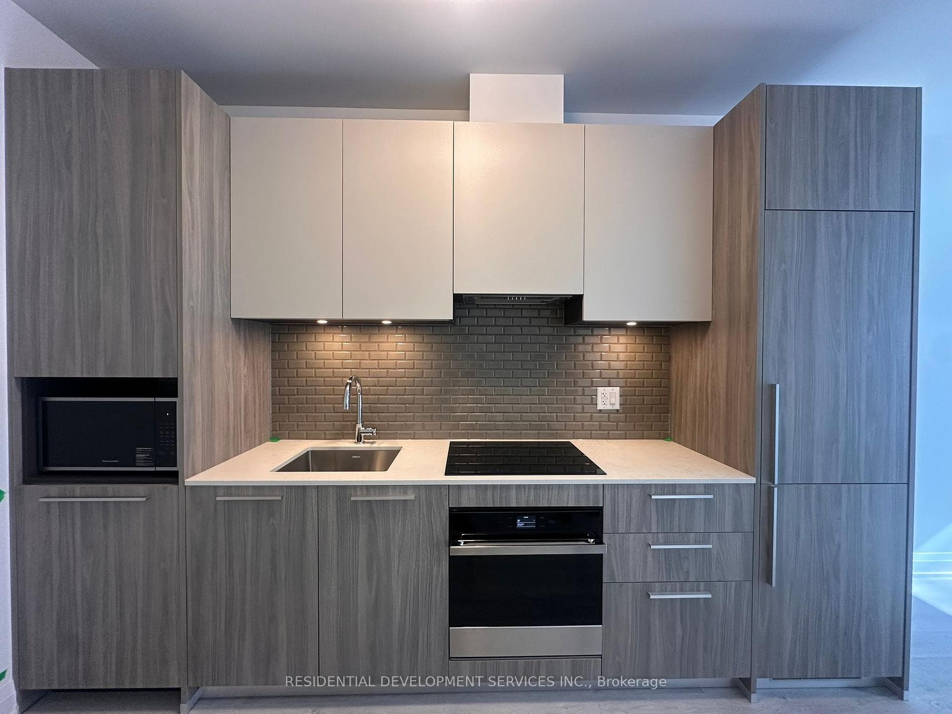 65 Broadway Avenue Unit 3002, Leaside / Davisville, ON M4P 1T9 - Photo 1