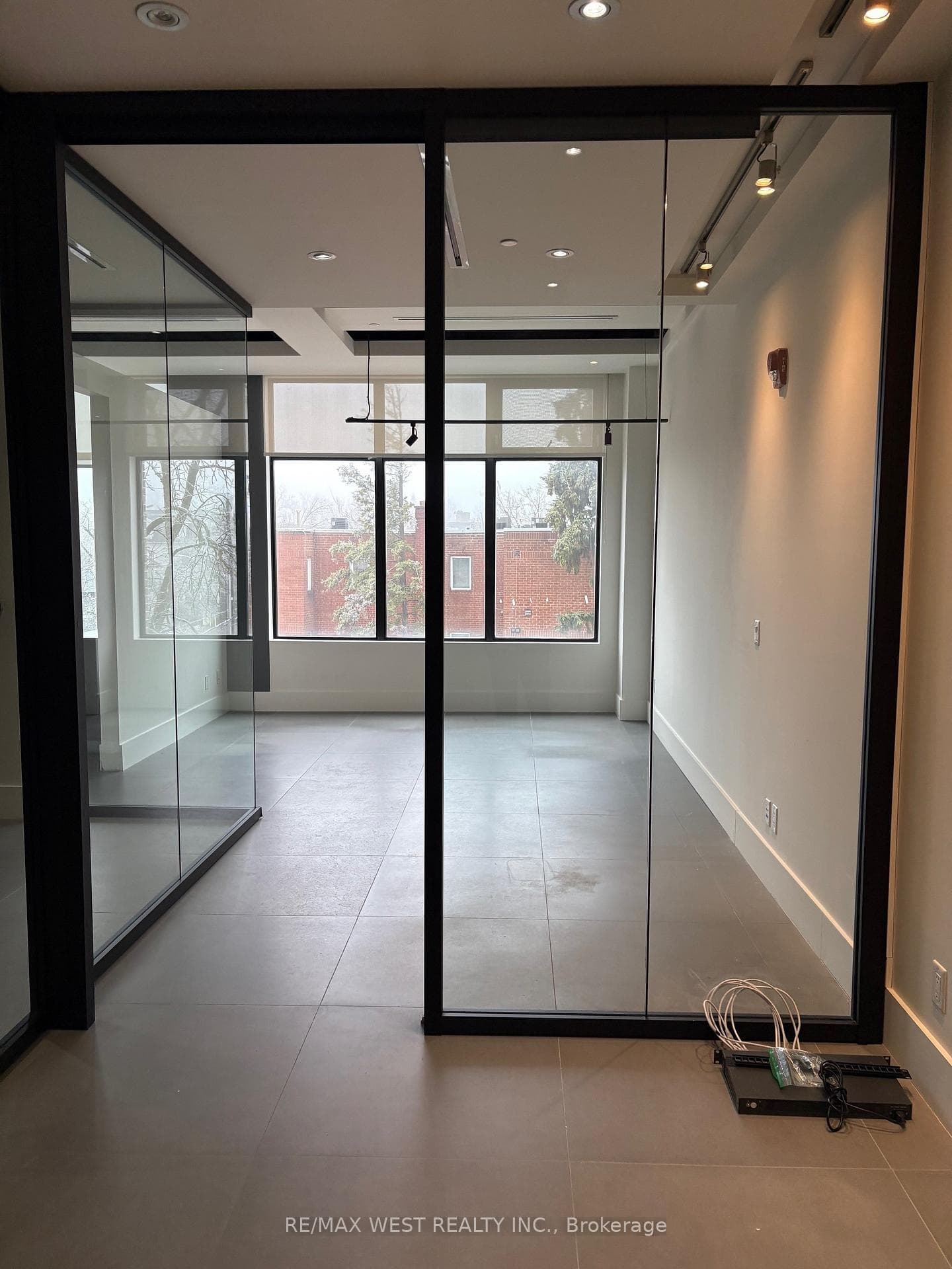 10376 Yonge Street Unit 307, Richmond Hill, ON L4C 3B8 - Photo 1