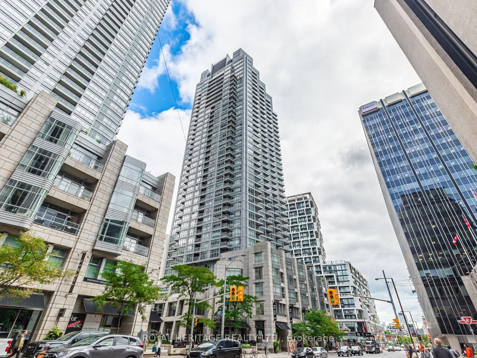 2181 Yonge Street Unit 2305, Leaside / Davisville, ON M4S 3H7 - Photo 1