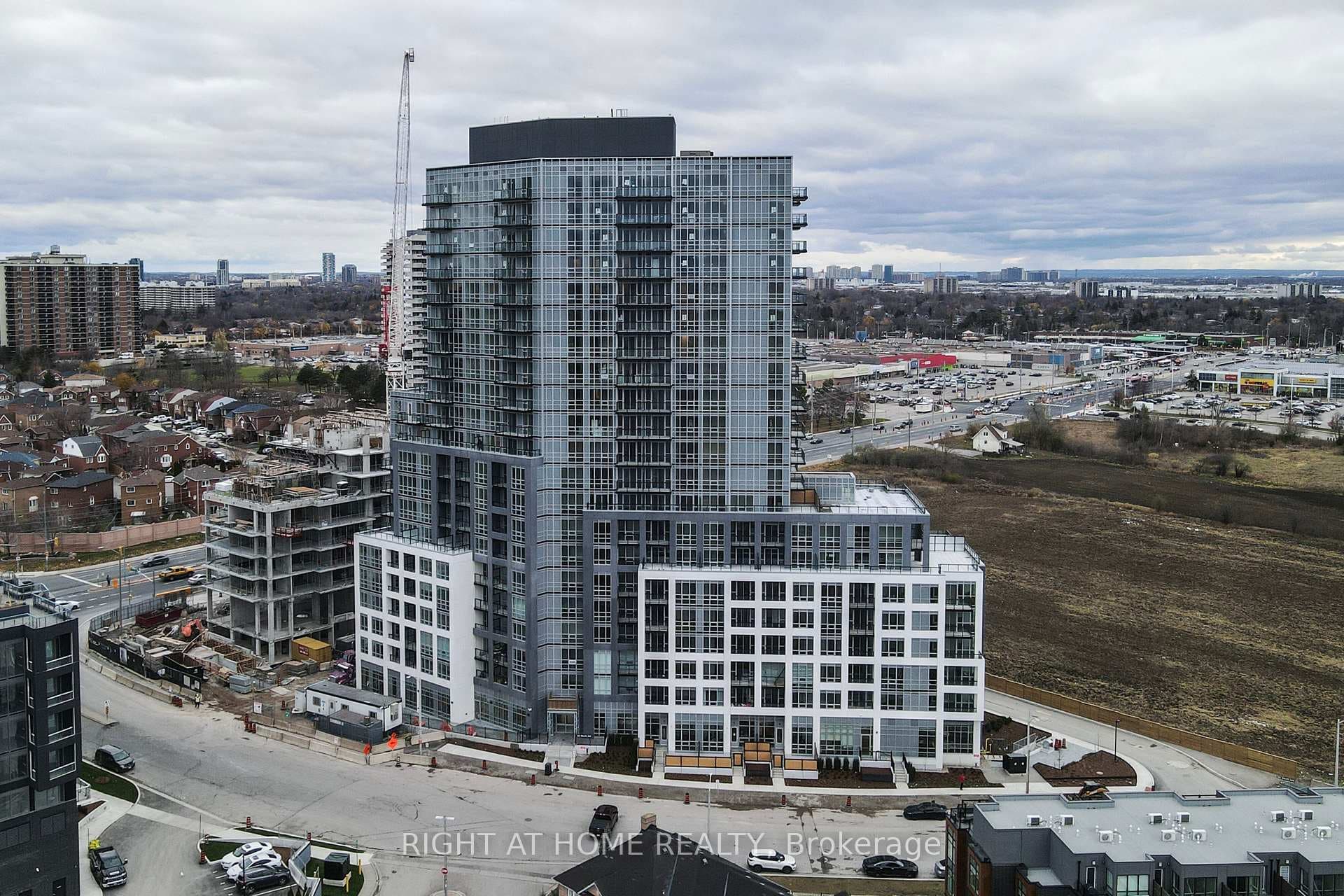 225 MALTA Avenue Unit 808, Brampton, ON L6Y 6L6 - Photo 1