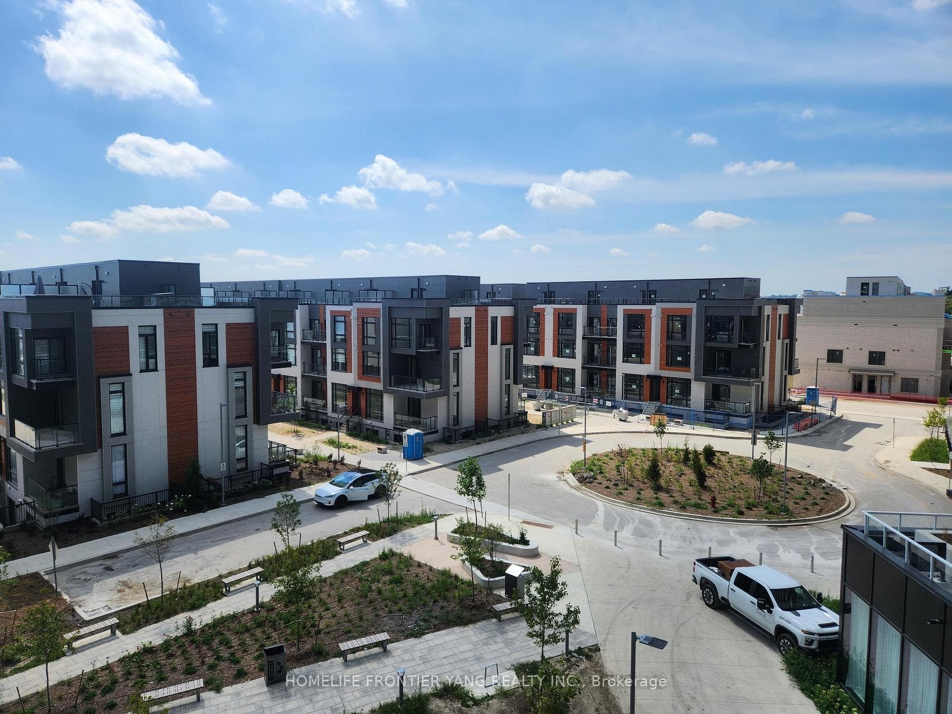 6 David Eyer Road Unit 417, Richmond Hill, ON L4S 1M4 - Photo 1