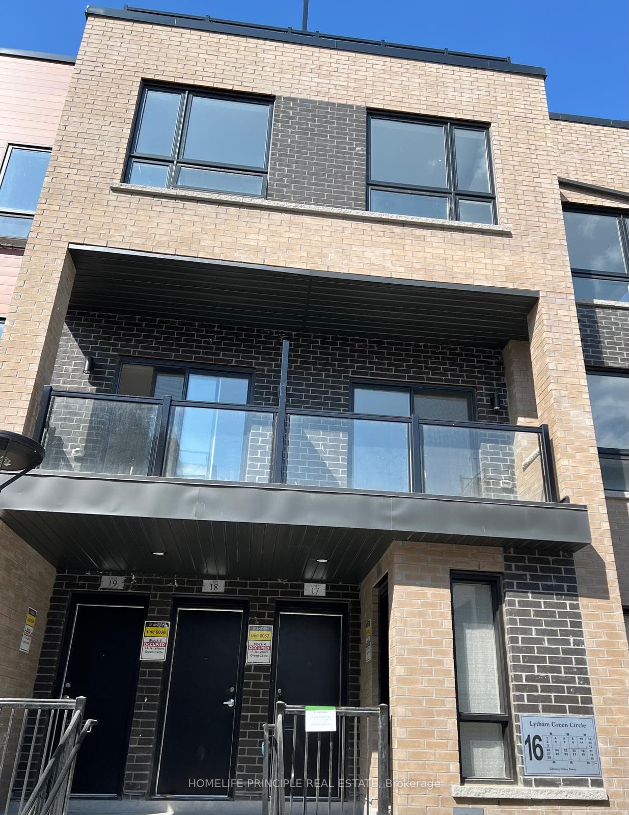 16 Lytham Grn Circle Unit 17, Newmarket, ON L3X 0L6 - Photo 1