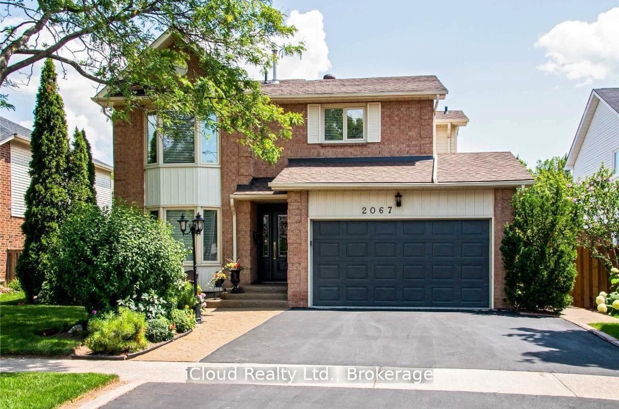 2067 Hunters Wood Drive, Burlington, ON L7M 2T1 - Photo 1
