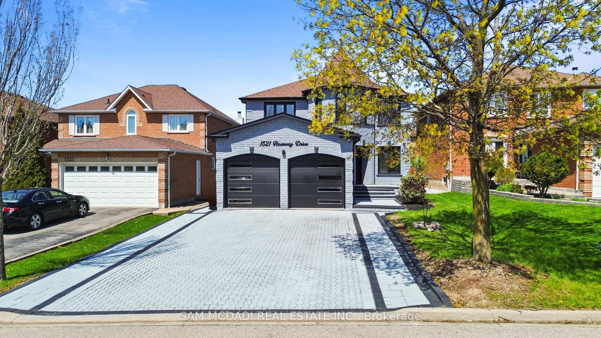 1521 Roseway Drive, Mississauga, ON L5M 5M5 - Photo 1