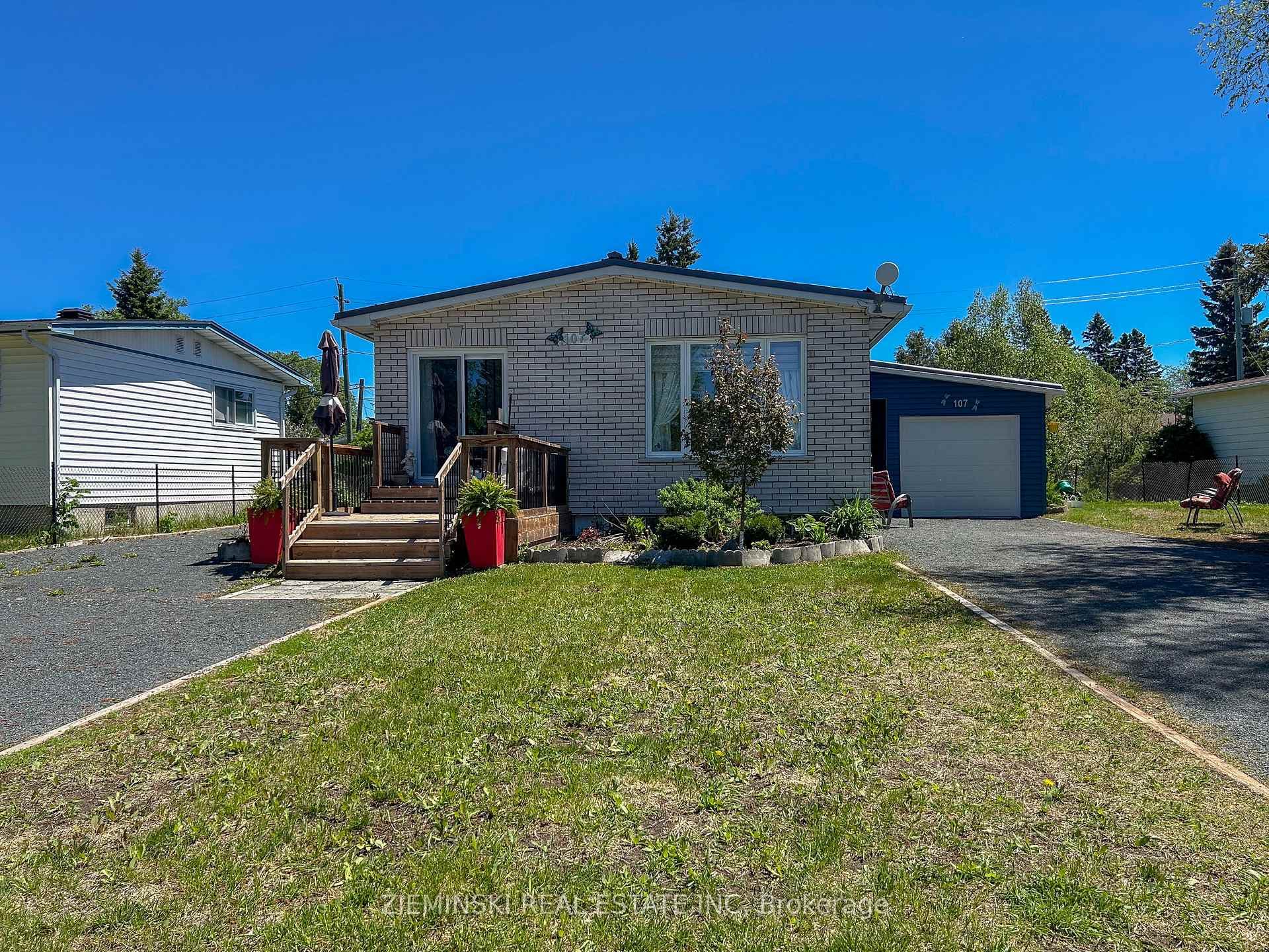 107 New Circle Place, Iroquois Falls, ON P0K 1E0 - Photo 1