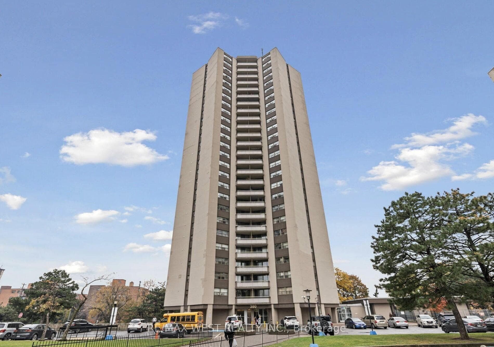 380 Dixon Road Unit 605, Etobicoke (Kingsview Village / Humber Heights), ON M9R 1T3 - Photo 1