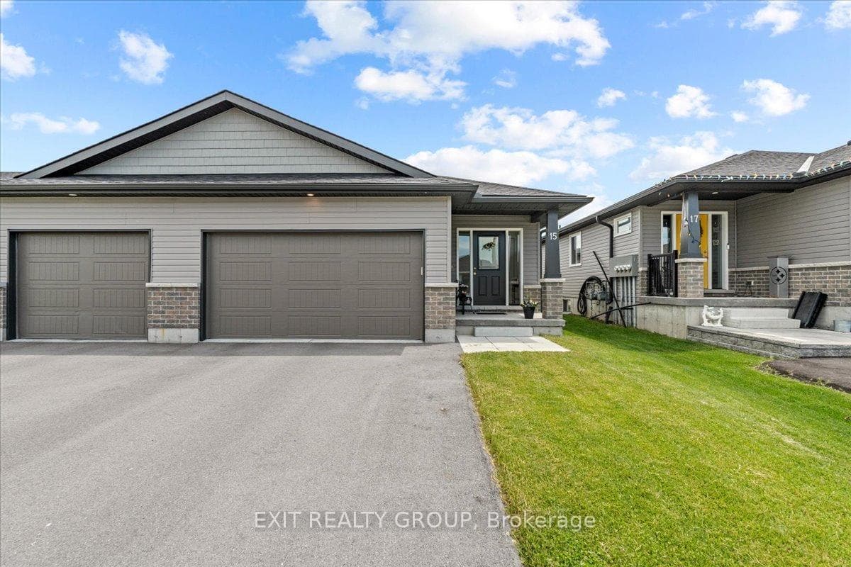 15 Caleb Crescent, Quinte West