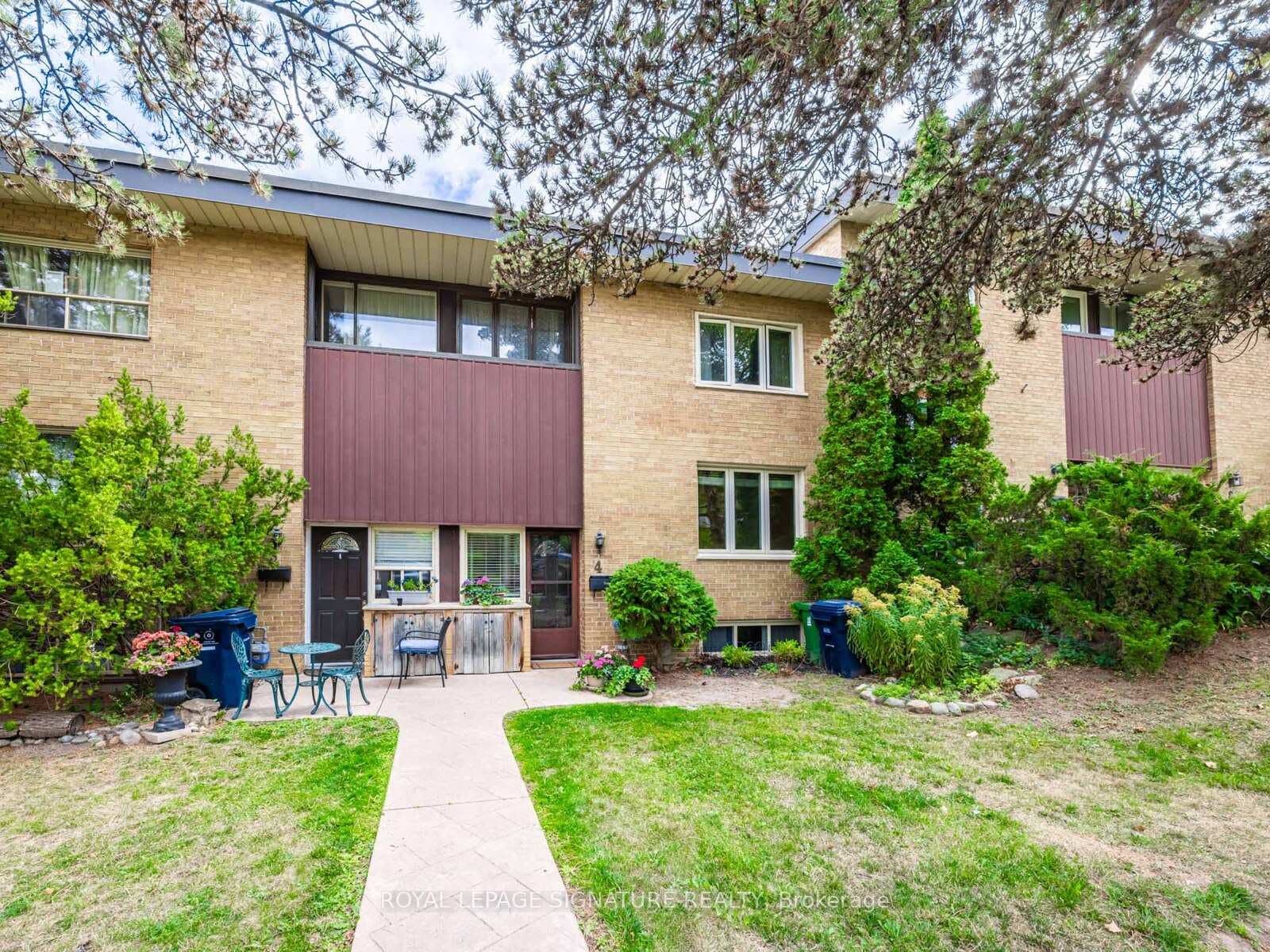 4 Burdock Lane, Don Mills / Parkwoods / Victoria Village, ON M3C 2G5 - Photo 1