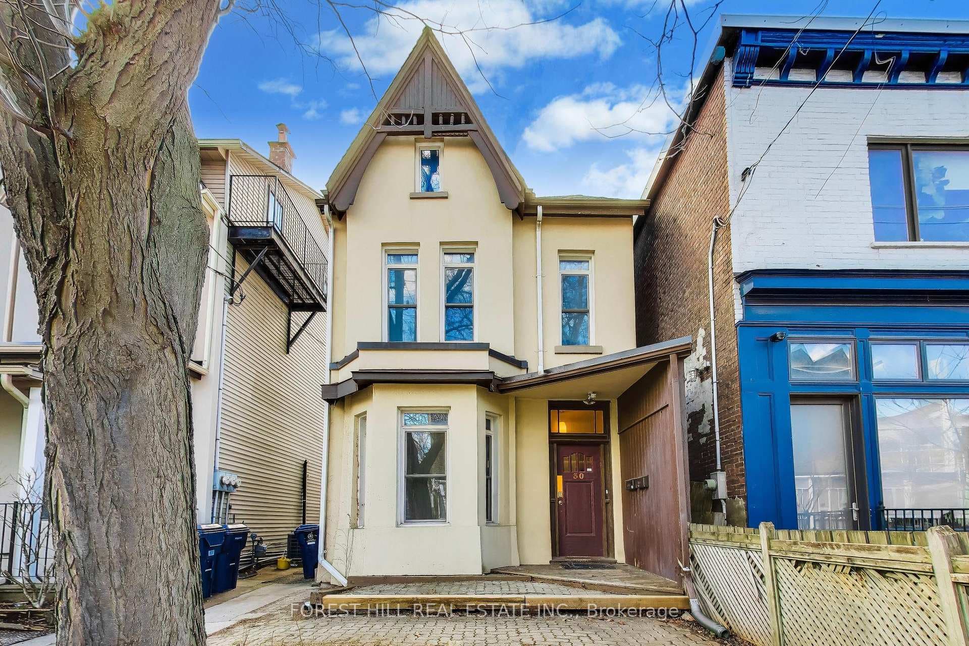 30 Robert Street, Downtown Toronto / Waterfront, ON M5S 2K3 - Photo 1