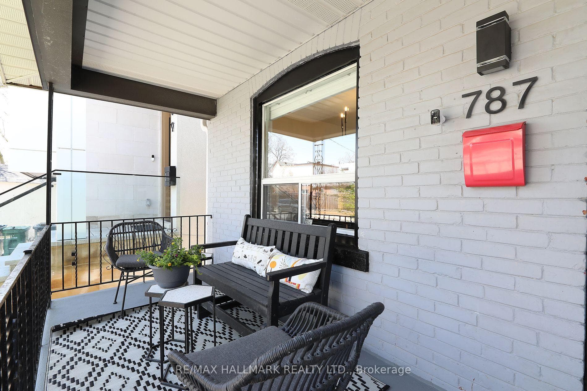 787 Sammon Avenue, Danforth / East York, ON M4C 2E6 - Photo 1