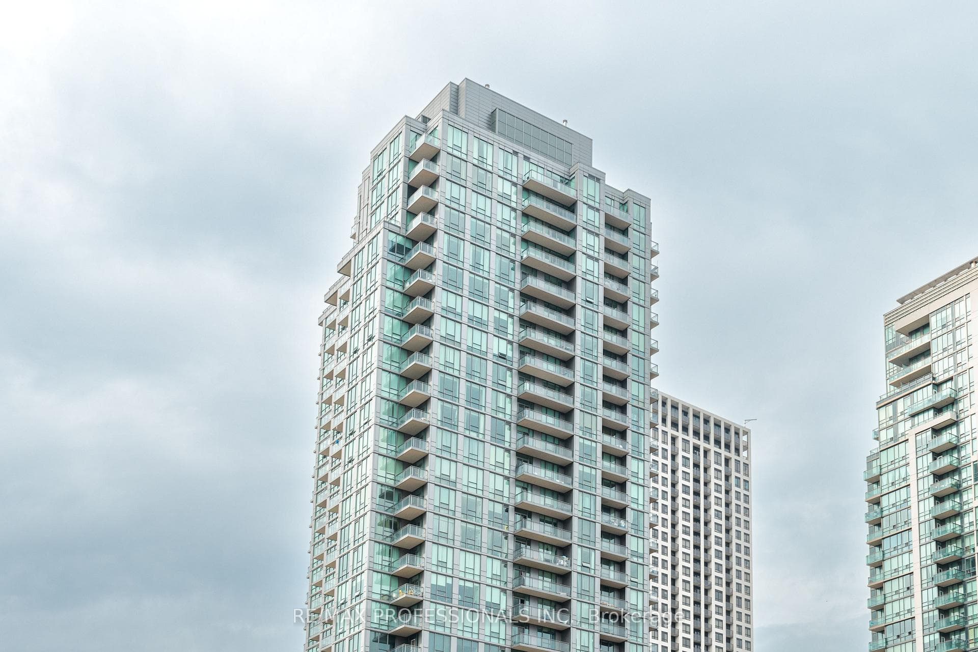 3525 Kariya Drive Unit 2701, Mississauga, ON L5B 0C2 - Photo 1