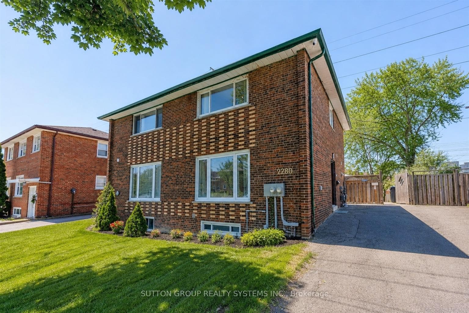 2280 Wiseman - Front