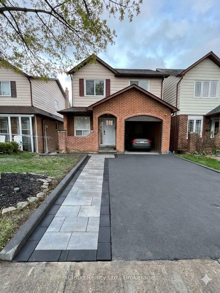 Upper- 852 Thistle Down Court, Mississauga, ON L5C 3K6 - Photo 1