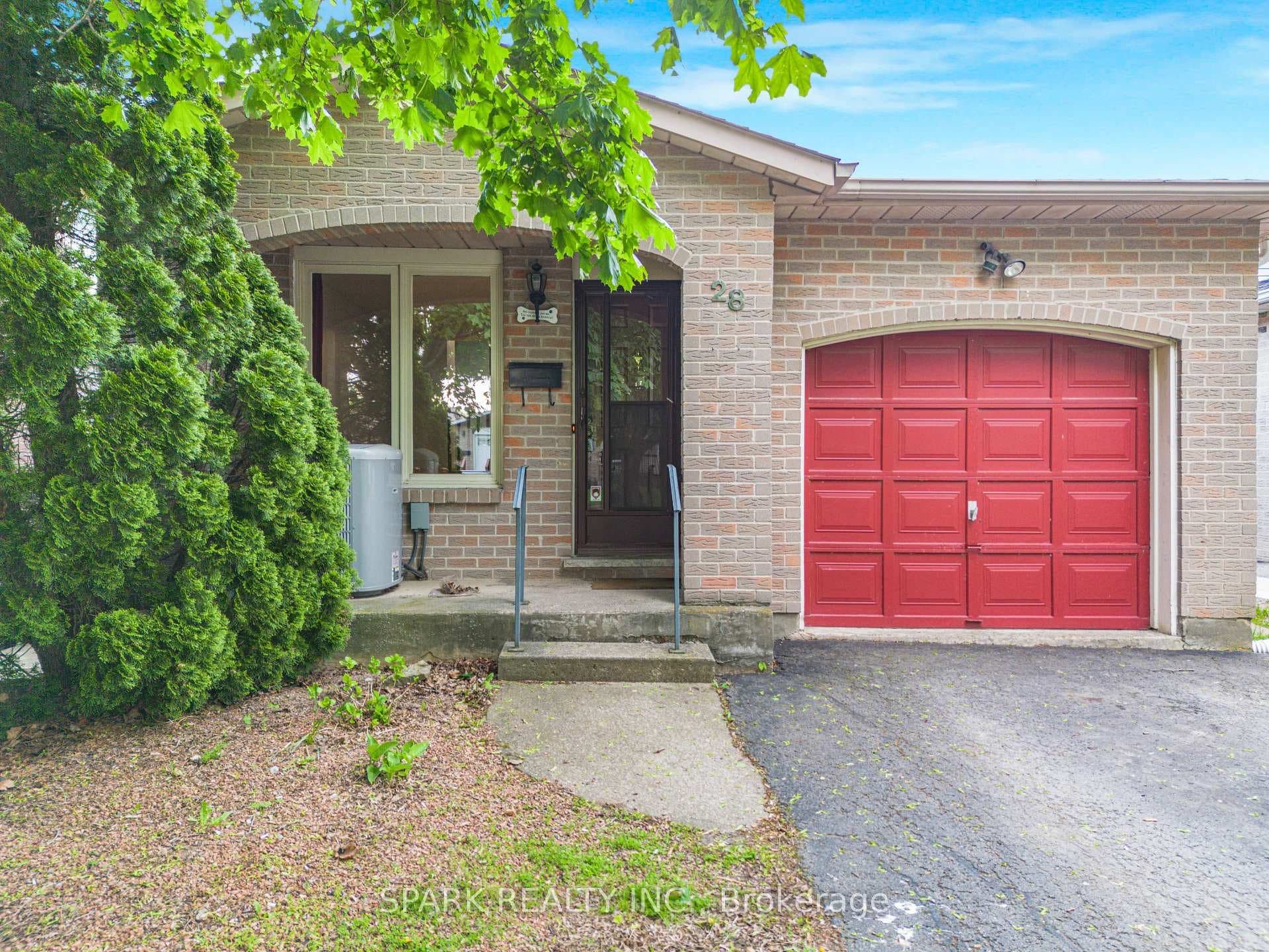 28 Lampman Crescent, Thorold, ON L2V 4K7 - Photo 1