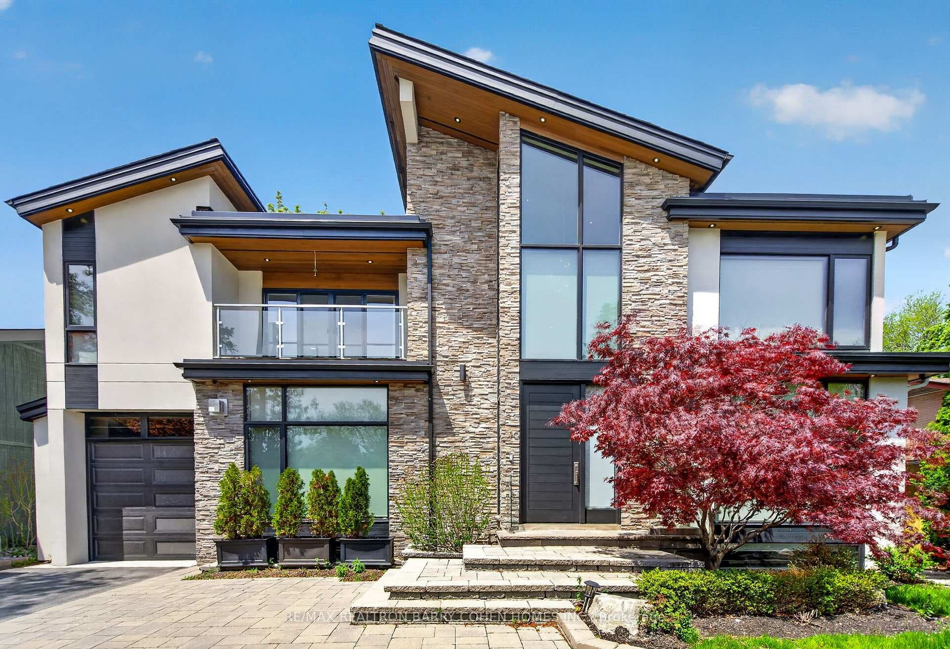 16 Chipping Road, Don Mills / Parkwoods / Victoria Village, ON M3B 1L1 - Photo 1