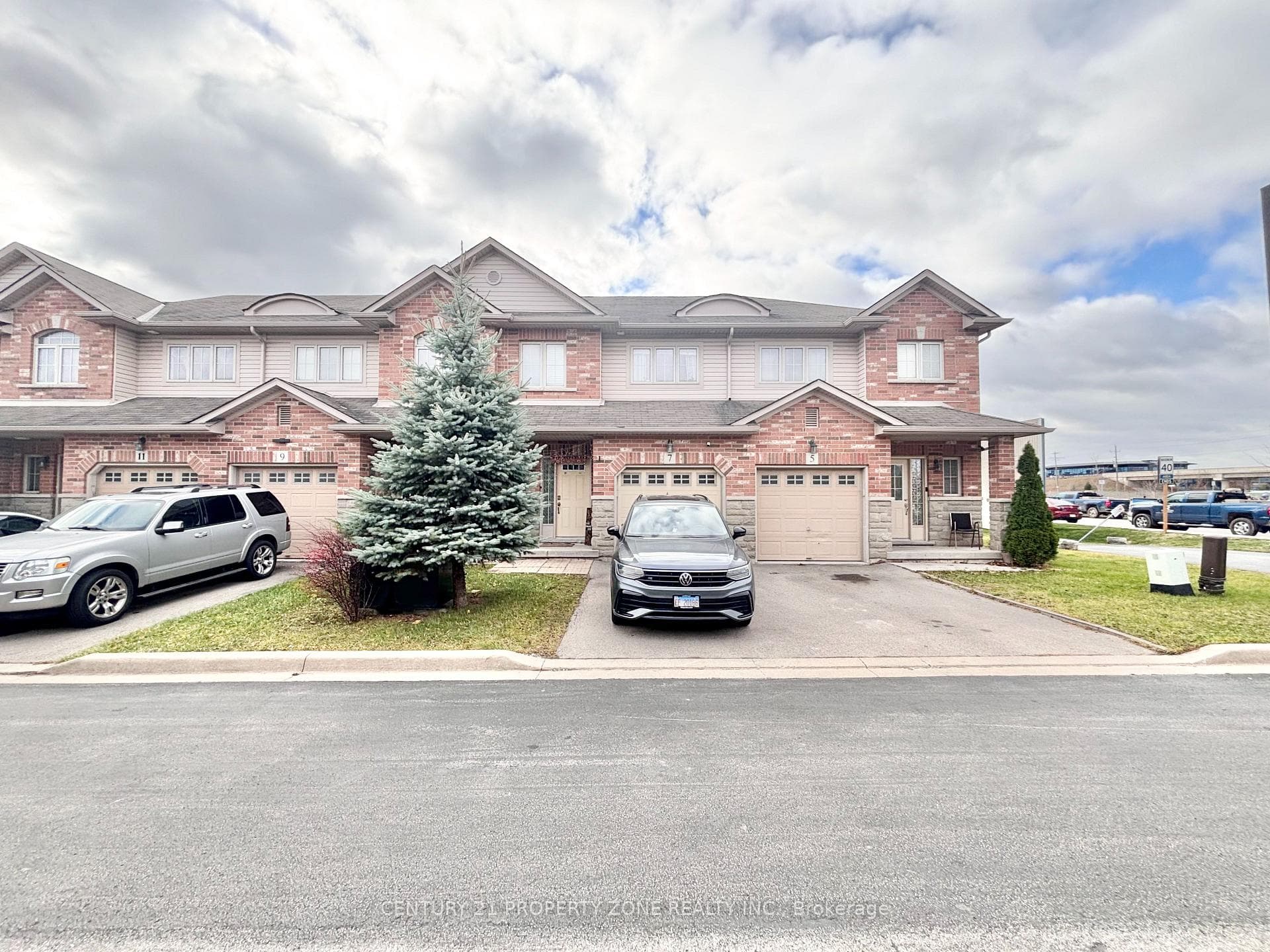 7 MARINA POINT Crescent, Hamilton, ON L8E 0A4 - Photo 1