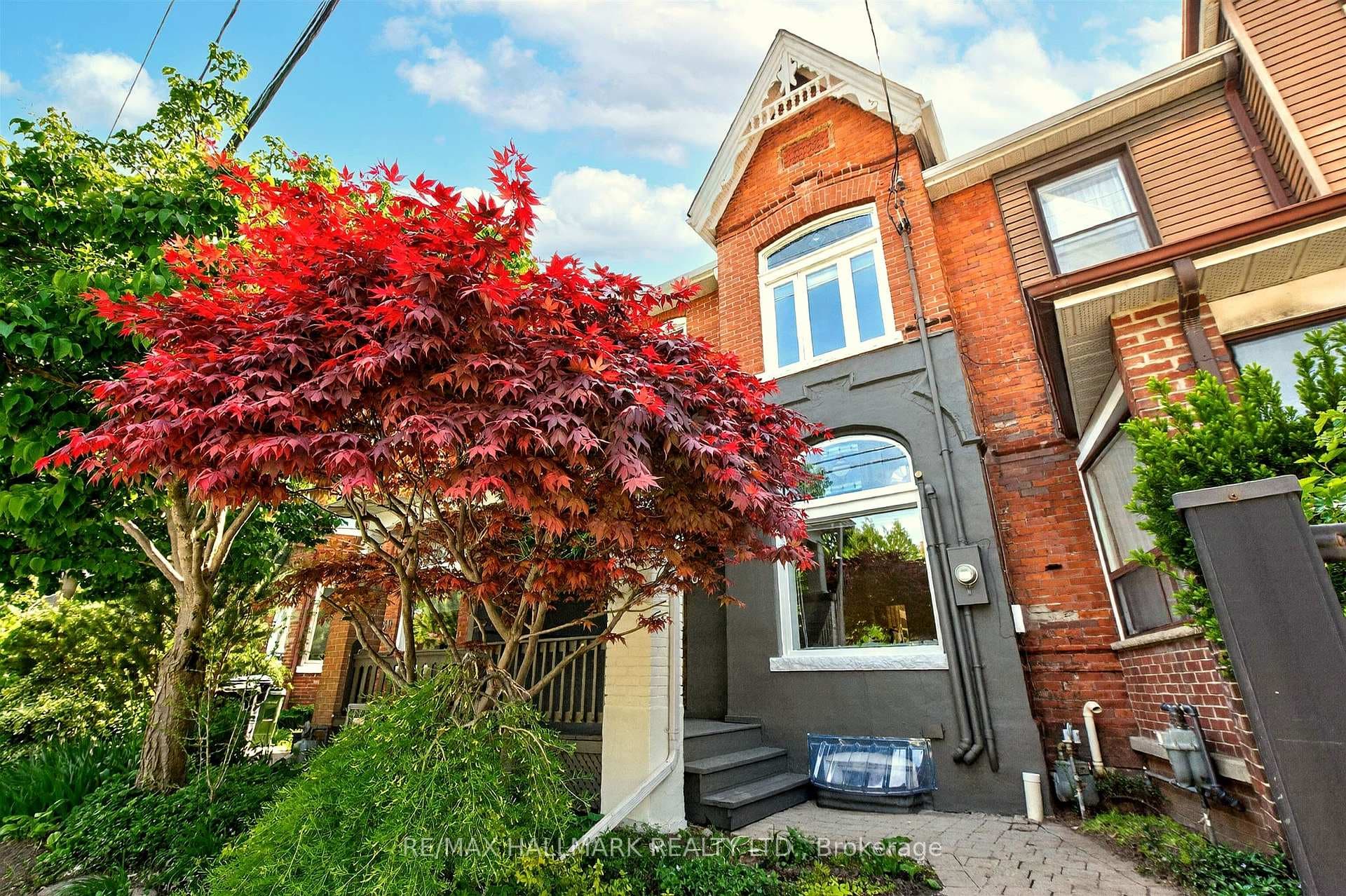 82 Dawes Road, The Beaches / Upper Beaches, ON M4C 5B3 - Photo 1