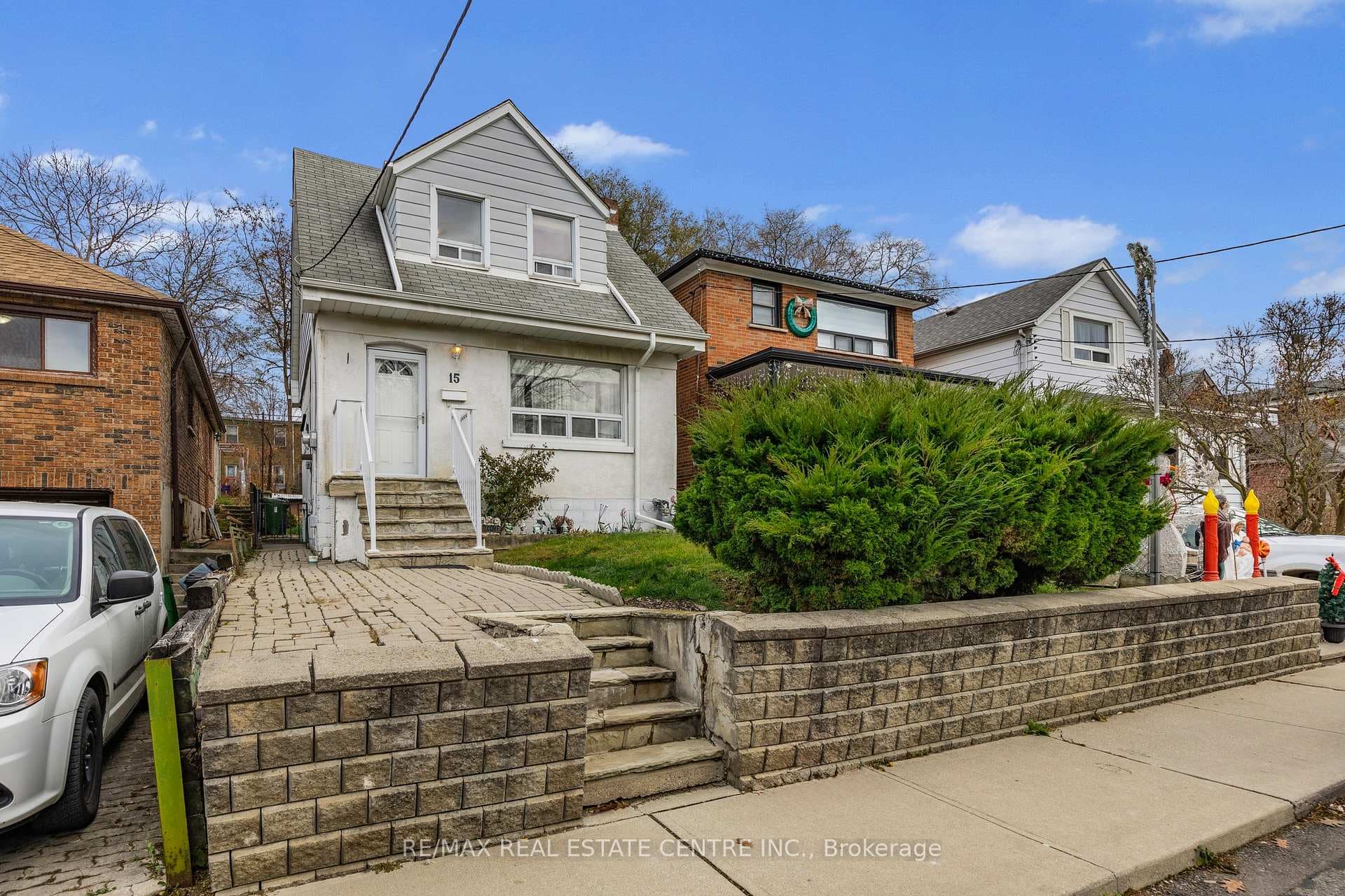 15 Cliff Street, Keelesdale / Eglinton West, ON M6N 4L7 - Photo 1