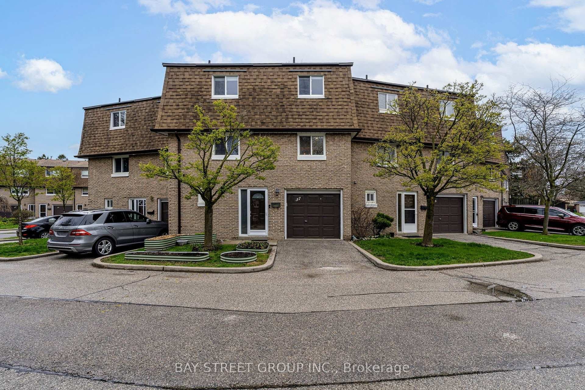 671 Huntingwood Drive Unit 37, Scarborough Village / Eglinton East, ON M1W 1H6 - Photo 1