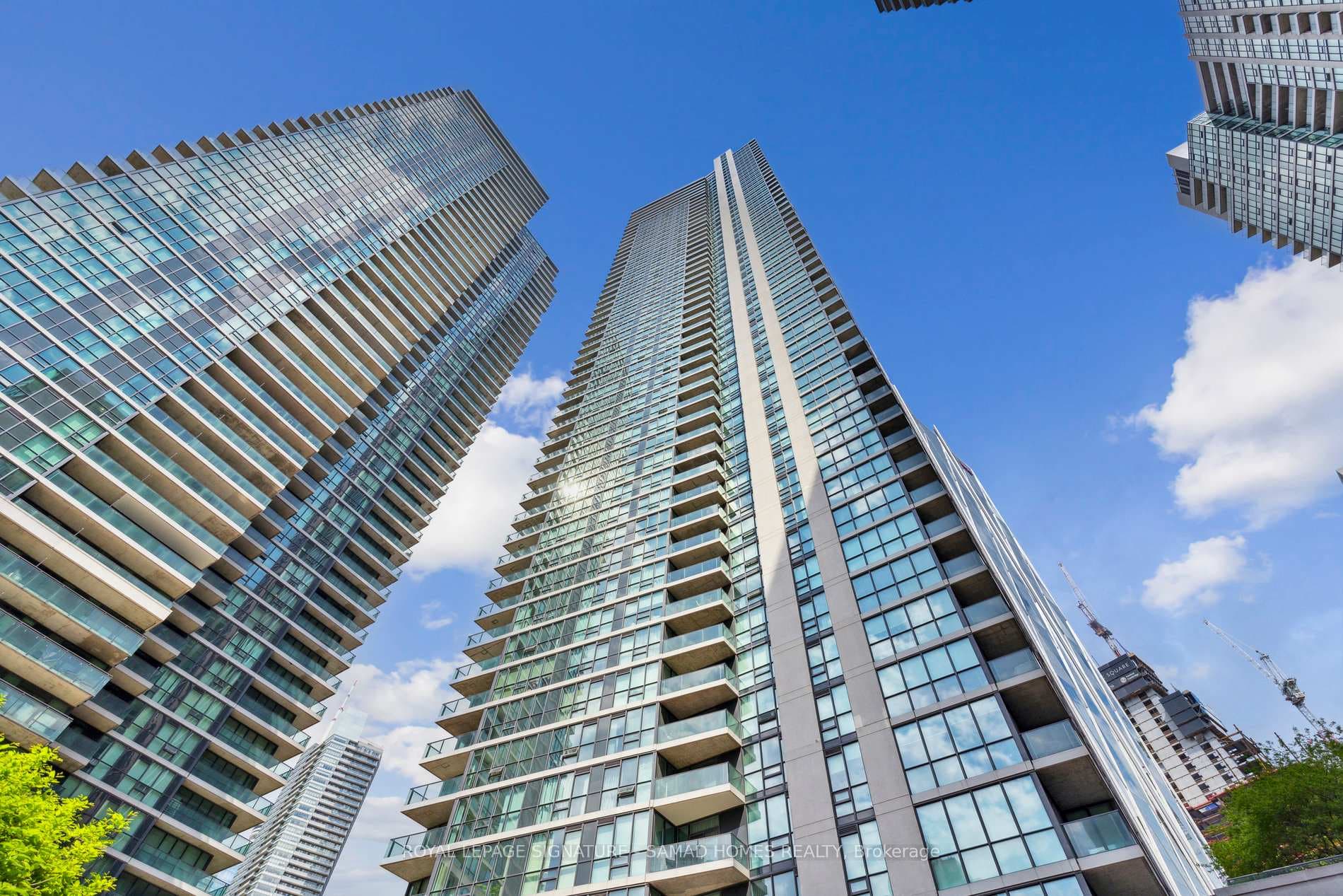 18 Harbour Street Unit 605, Downtown Toronto / Waterfront, ON M5J 2Z6 - Photo 1