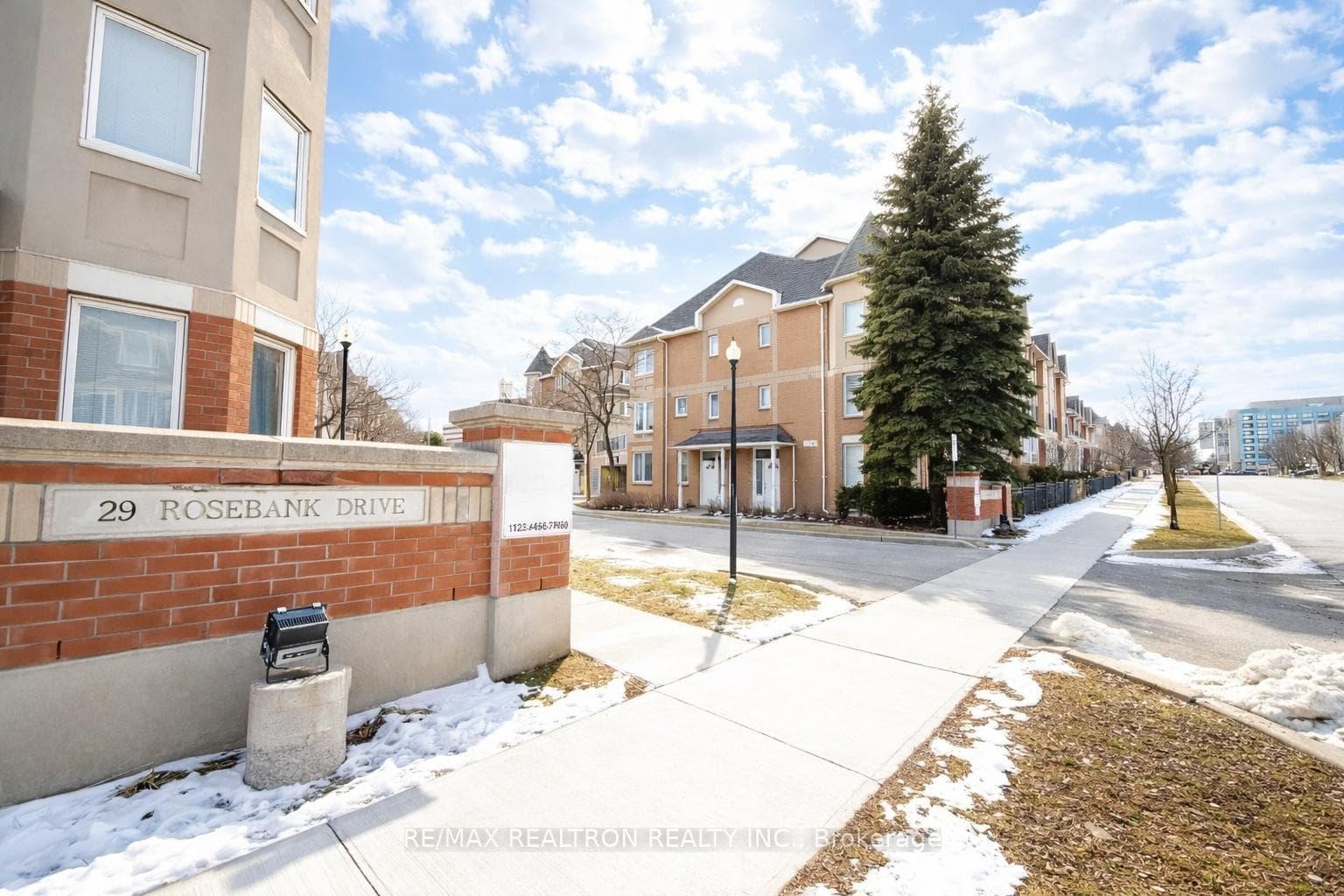 29 Rosebank Drive Unit 201, Scarborough (Morningside / West Hill), ON M1B 5Y7 - Photo 1