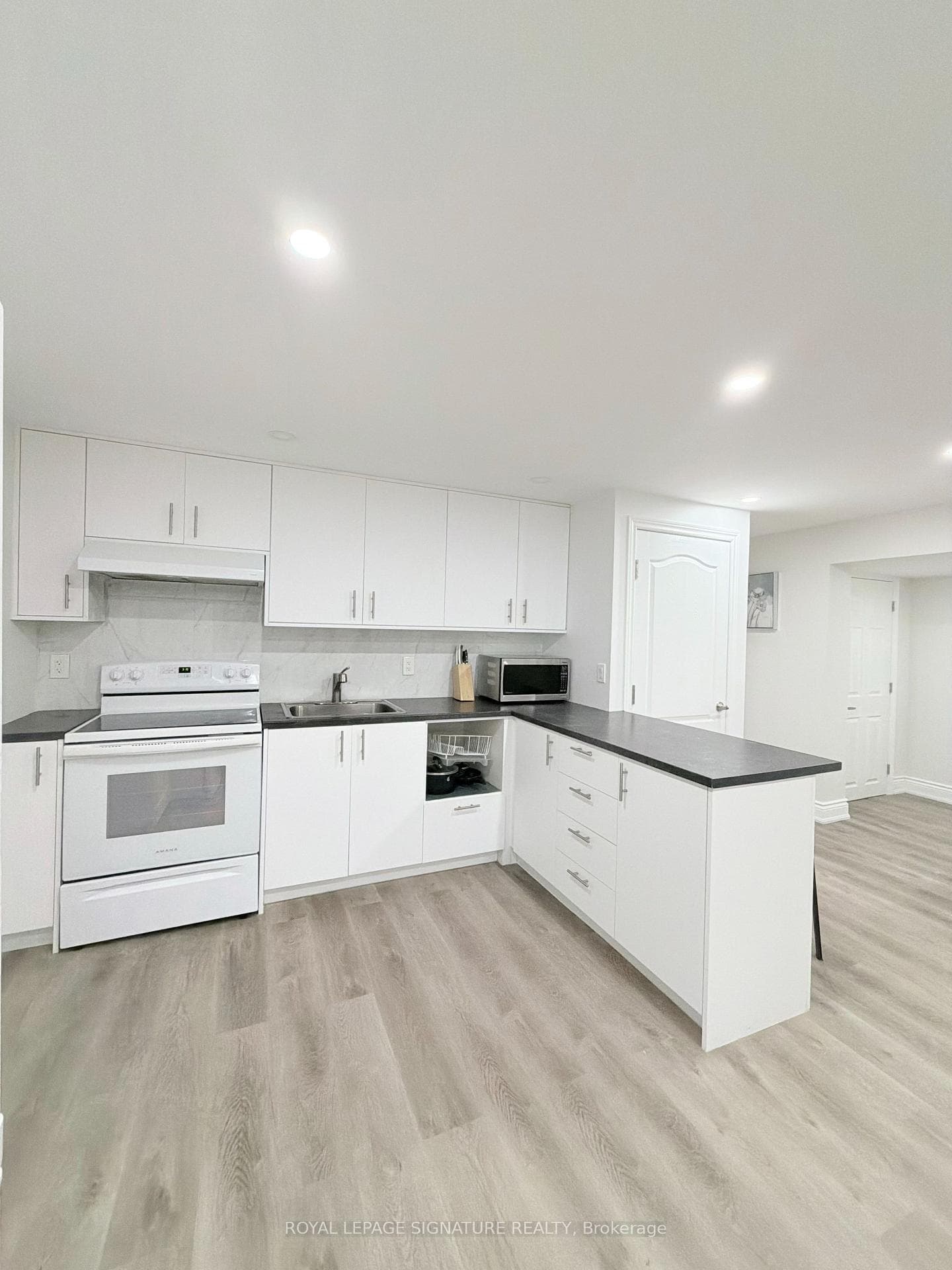 3477 Riverspray Crescent, Mississauga, ON L4Y 3M6 - Photo 1