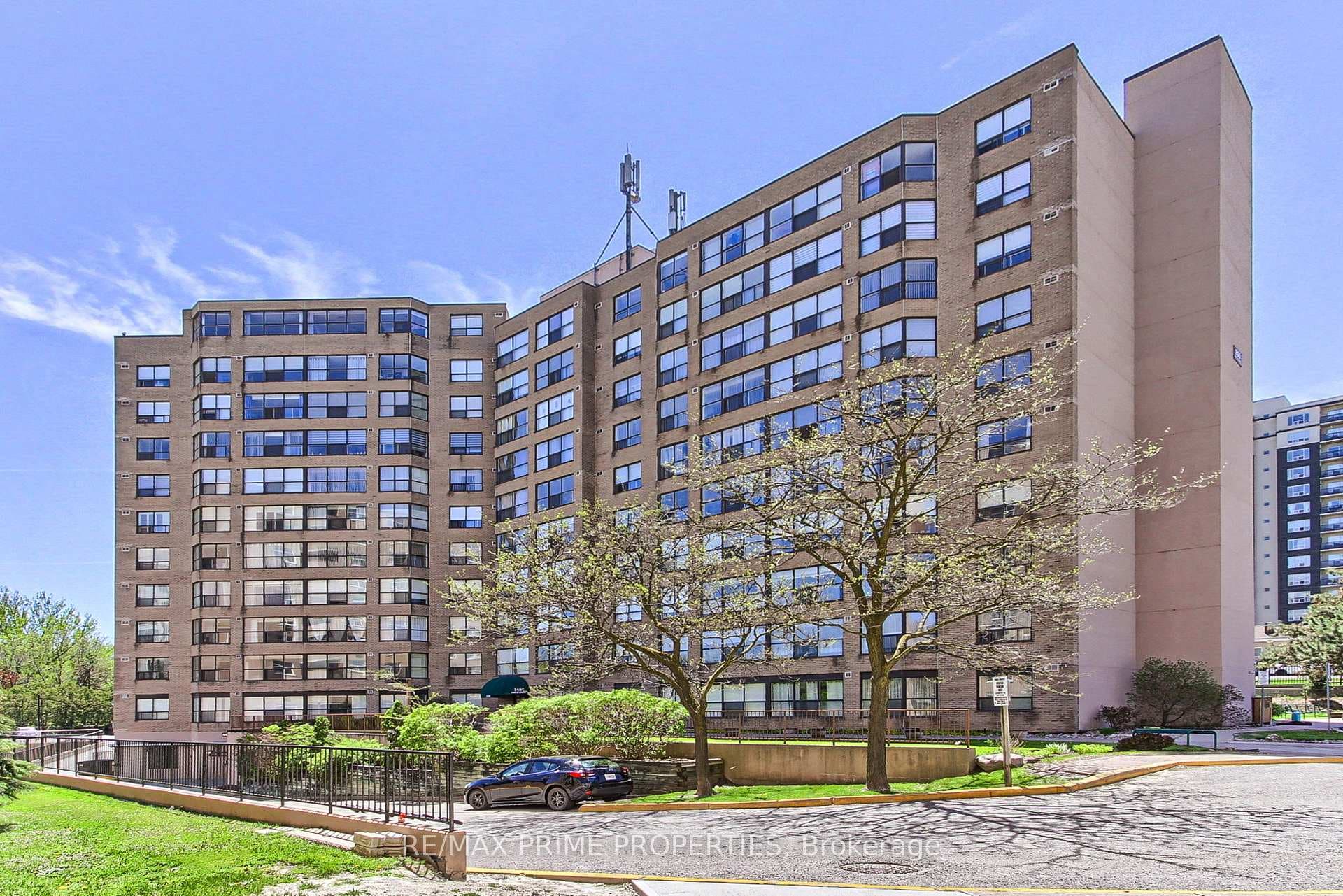 250 Davis Drive Unit 603, Newmarket
