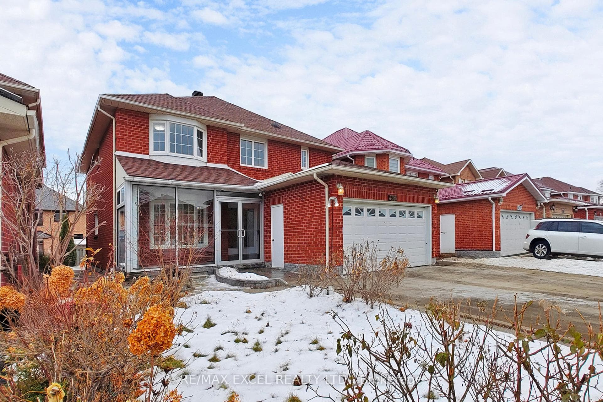 4388 Guildwood Way, Mississauga, ON L5R 2A4 - Photo 1