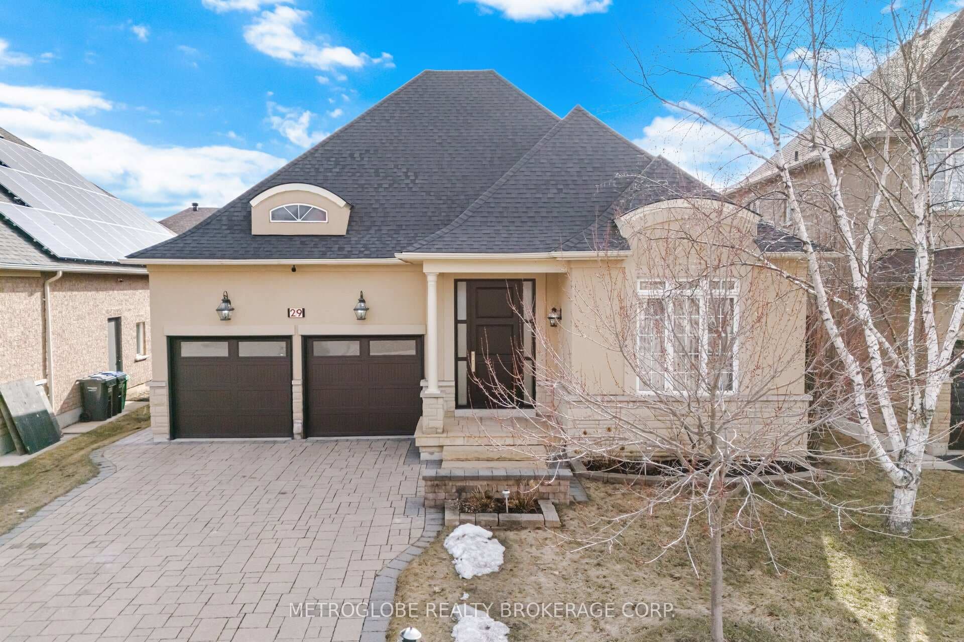 29 Fontainebleu Road, Brampton