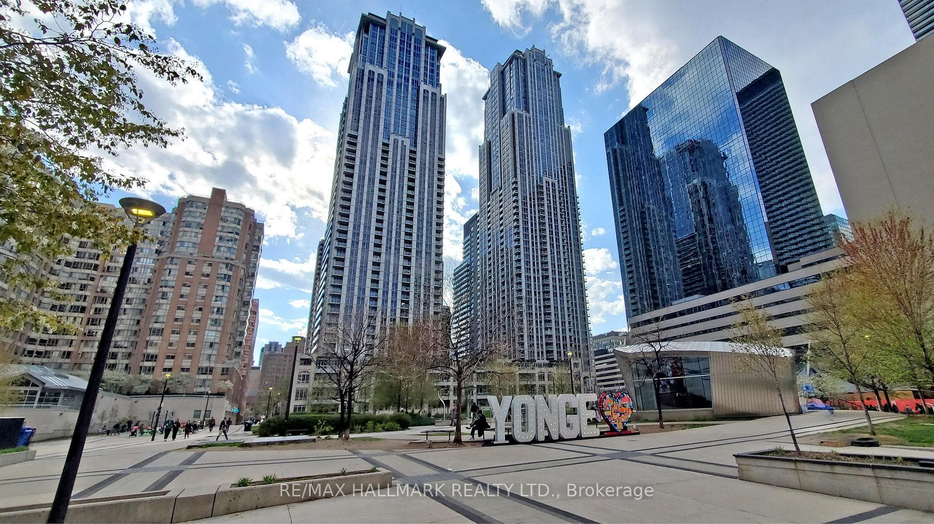 384 Yonge Street Unit 49, Toronto C01