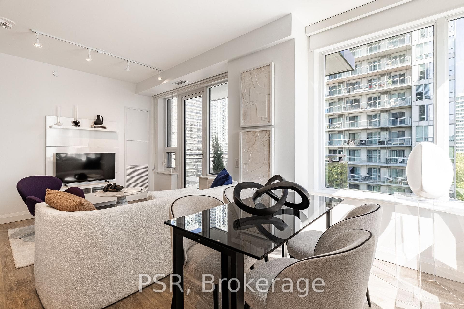 71 Redpath Avenue Unit 1302, Leaside / Davisville, ON M4S 0E1 - Photo 1
