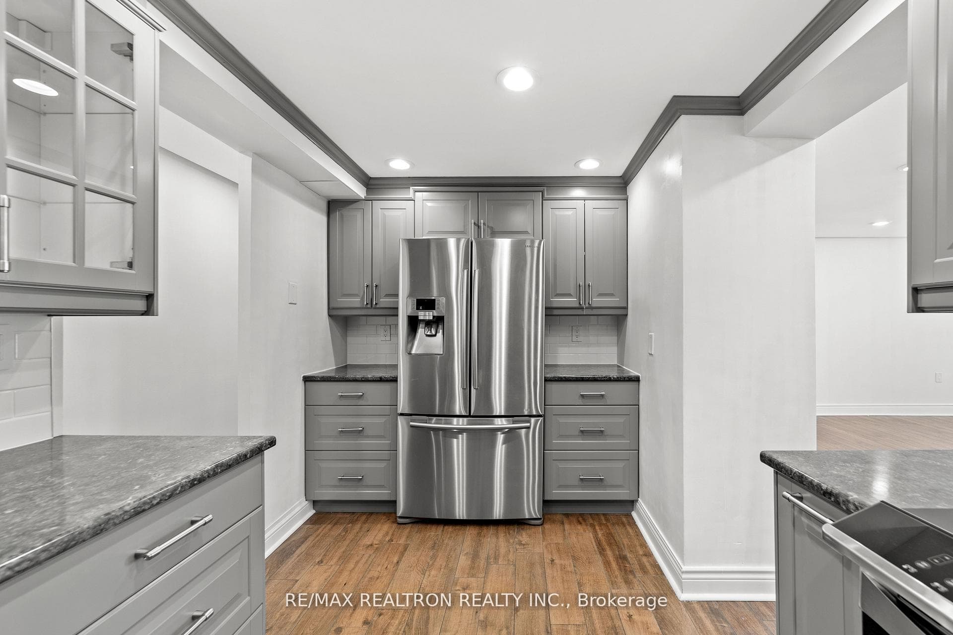 130 Neptune Drive Unit 702, Lawrence Park / Bedford Park, ON M6A 1X5 - Photo 1