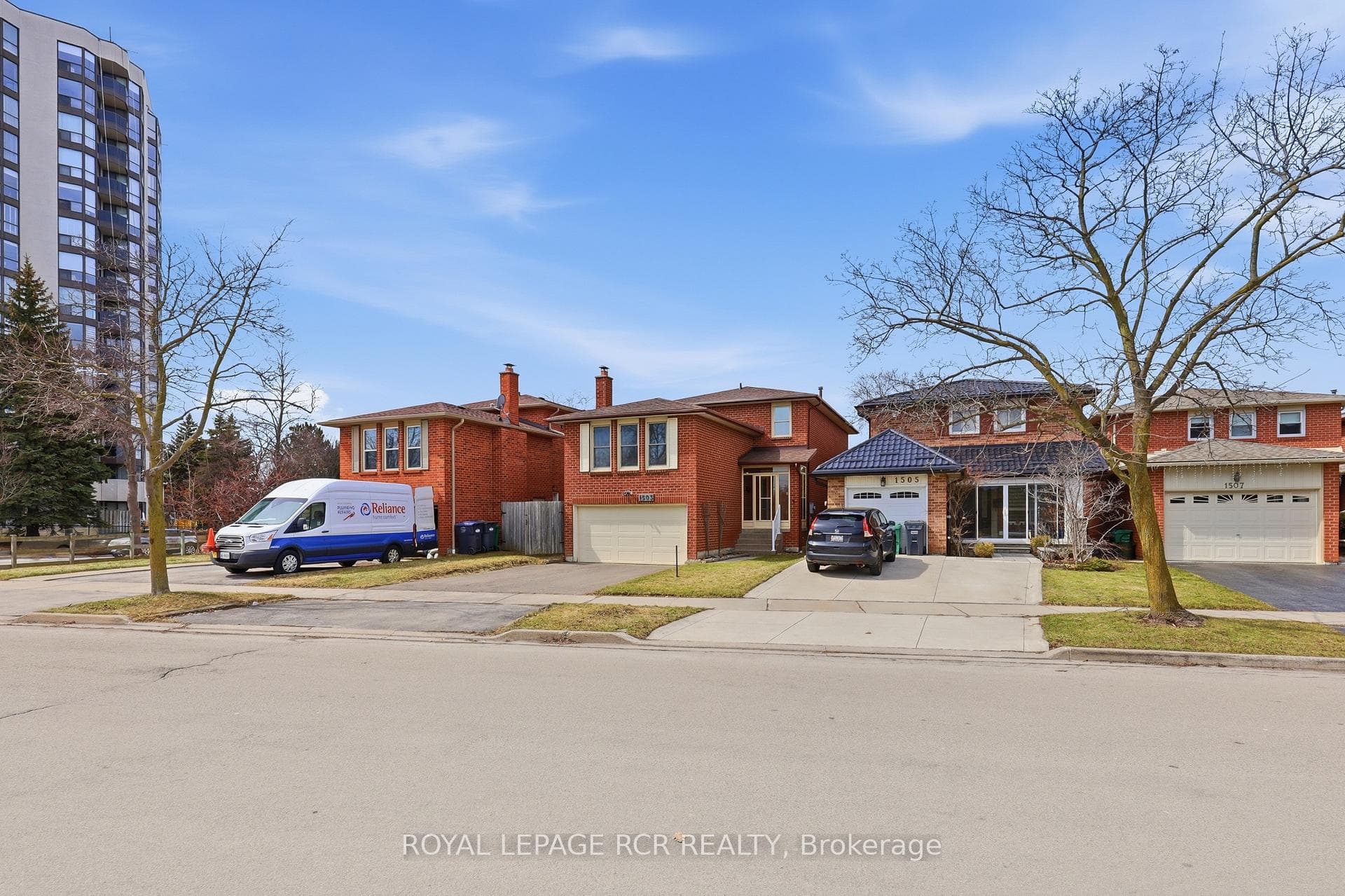1503 Maple Ridge Drive, Mississauga, ON L4W 3Z5 - Photo 1