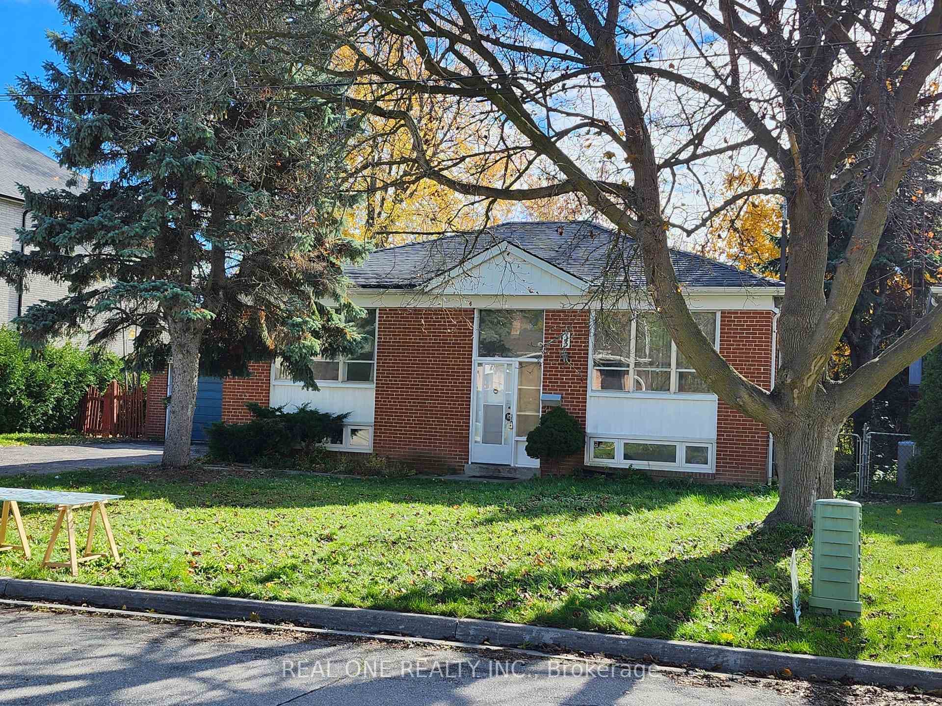 33 Urbandale Avenue, Willowdale / Newtonbrook, ON M2M 2G9 - Photo 1
