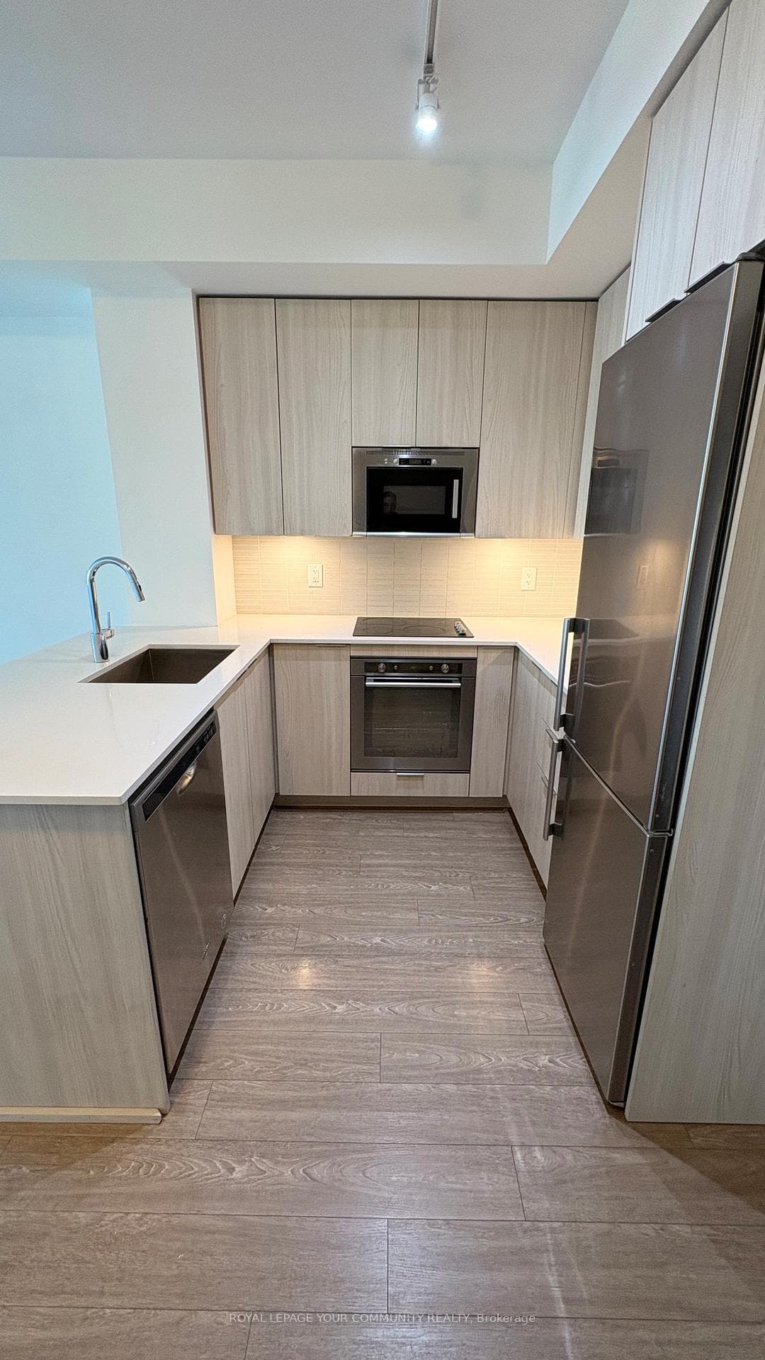 99 Eagle Rock Way Unit 704, Vaughan, ON L6A 5A7 - Photo 1