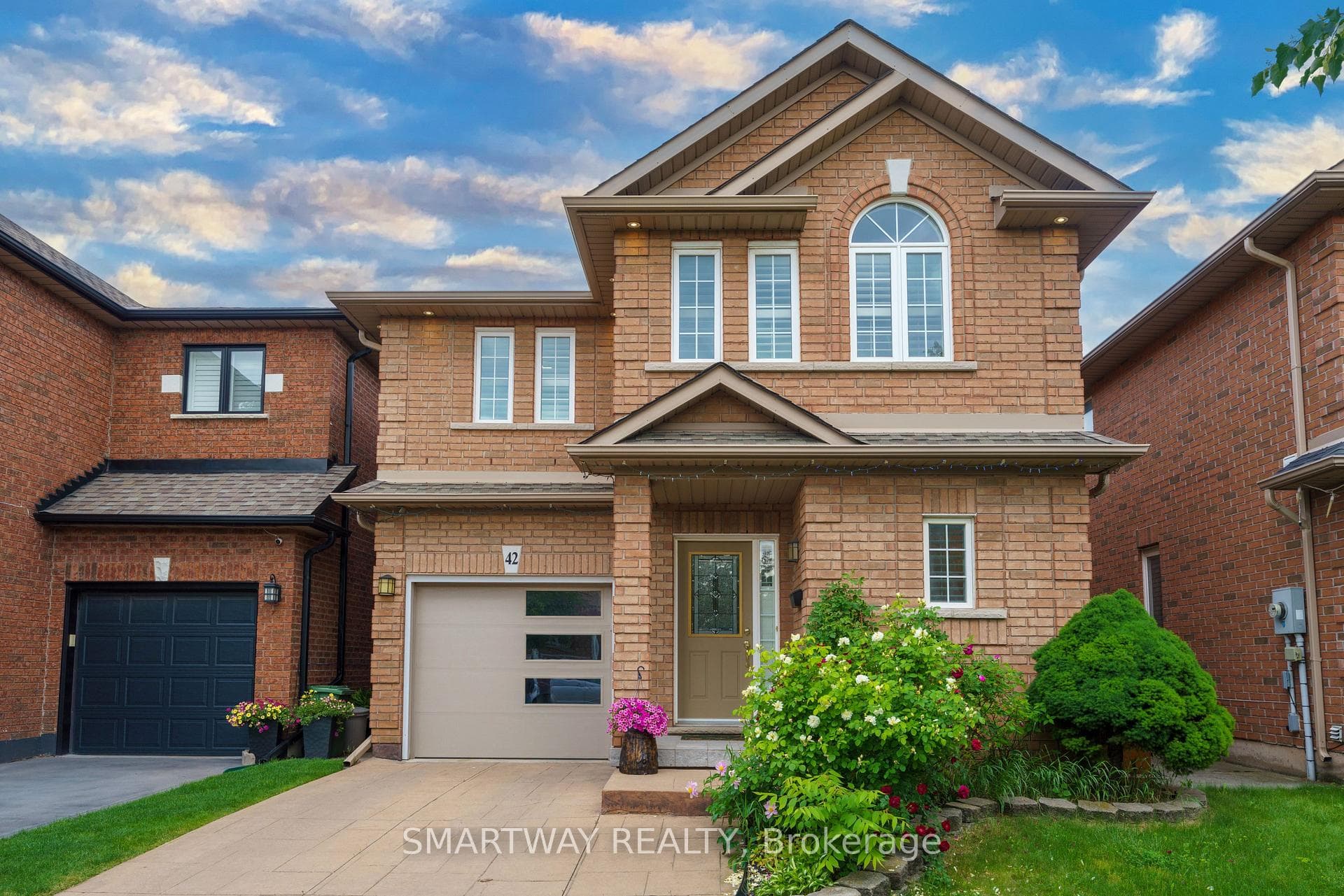42 Peachwood Crescent, Hamilton, ON L8E 5Z8 - Photo 1