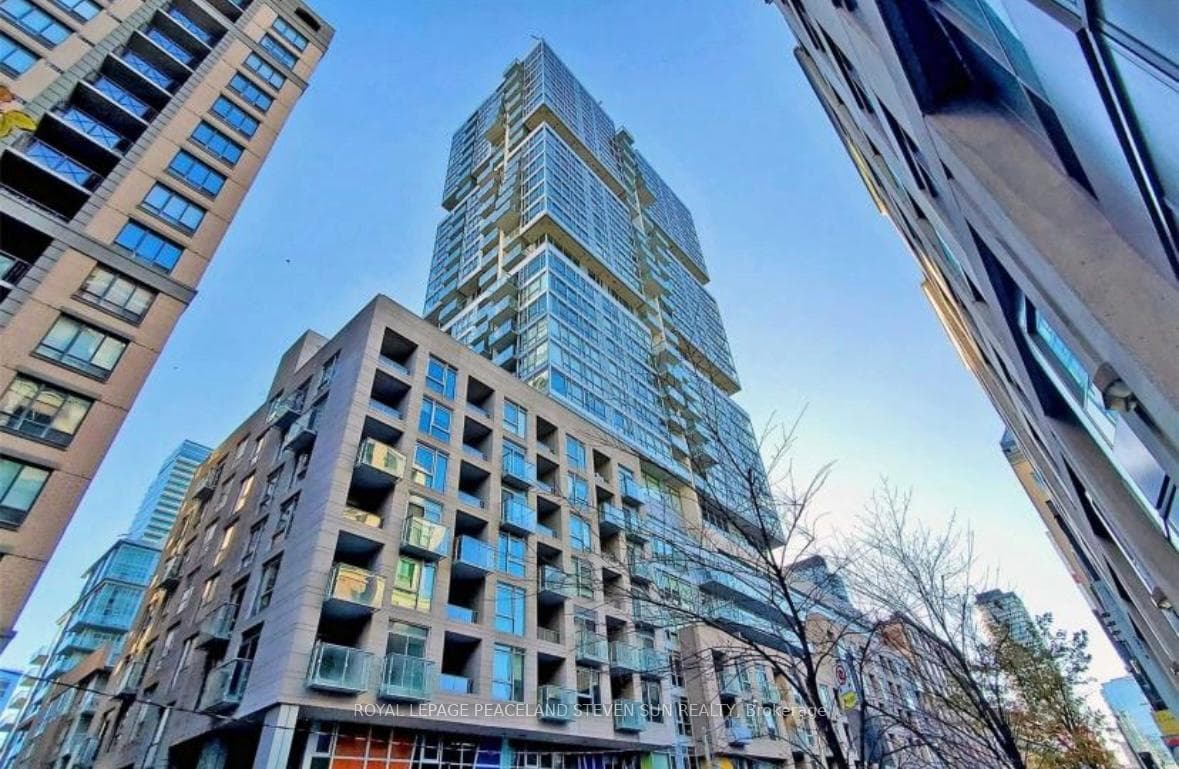 199 Richmond Street Unit 1004, Downtown Toronto / Waterfront, ON M5V 0H4 - Photo 1